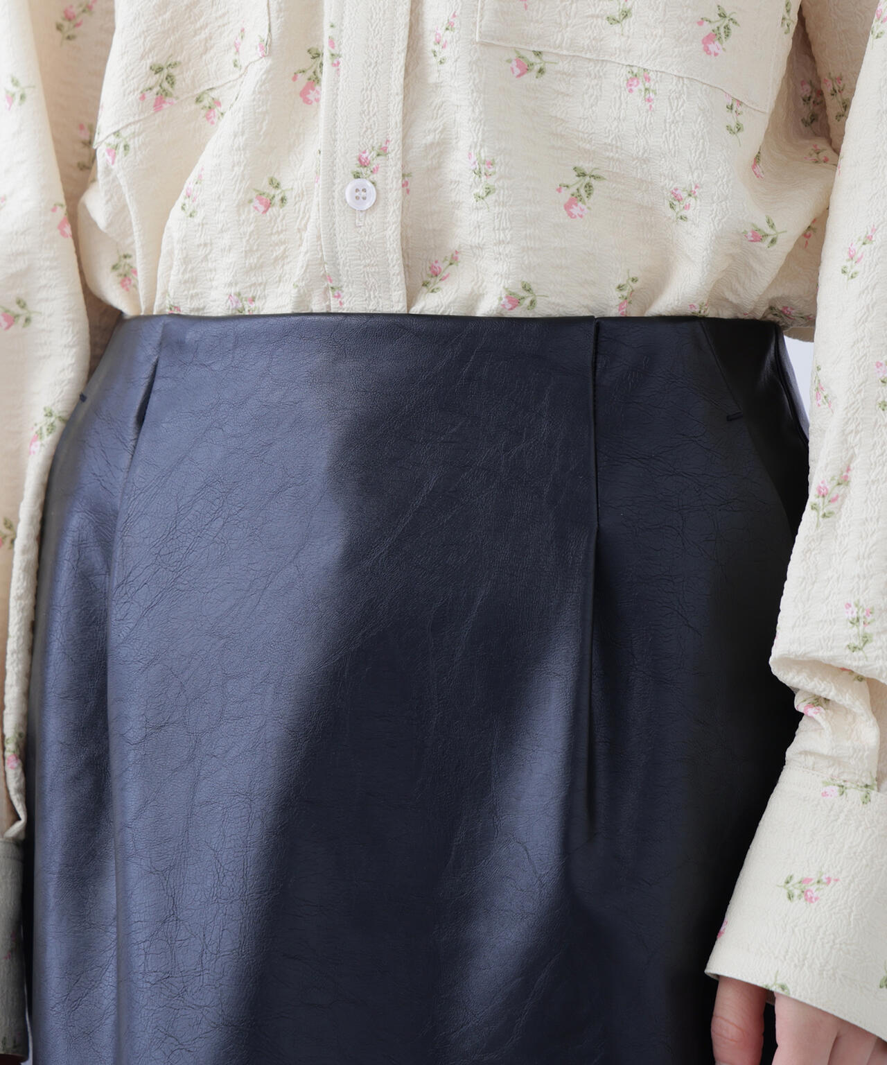 フェイクレザーミニスカート