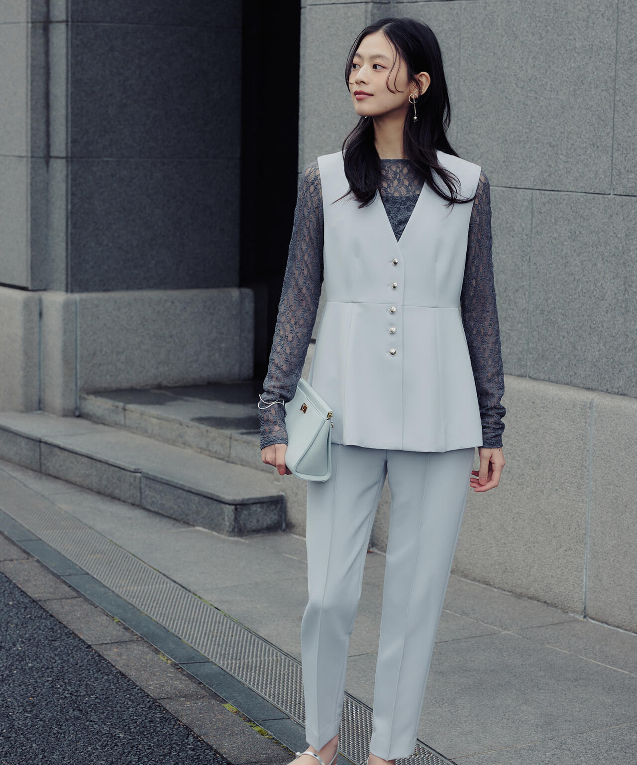 フロントボタンペプラムジレ SETUP テーパードパンツ