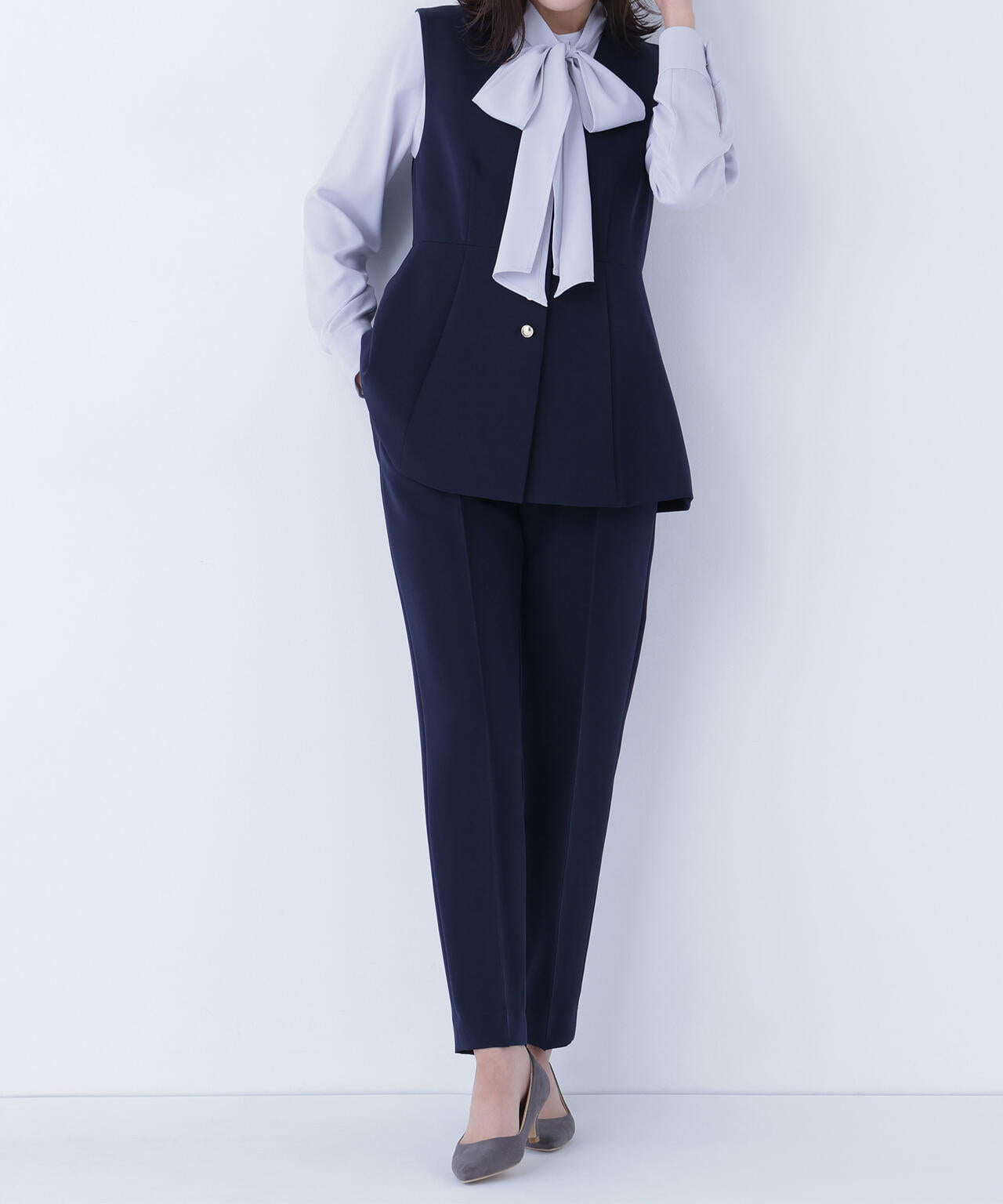 フロントボタンペプラムジレ SETUP テーパードパンツ