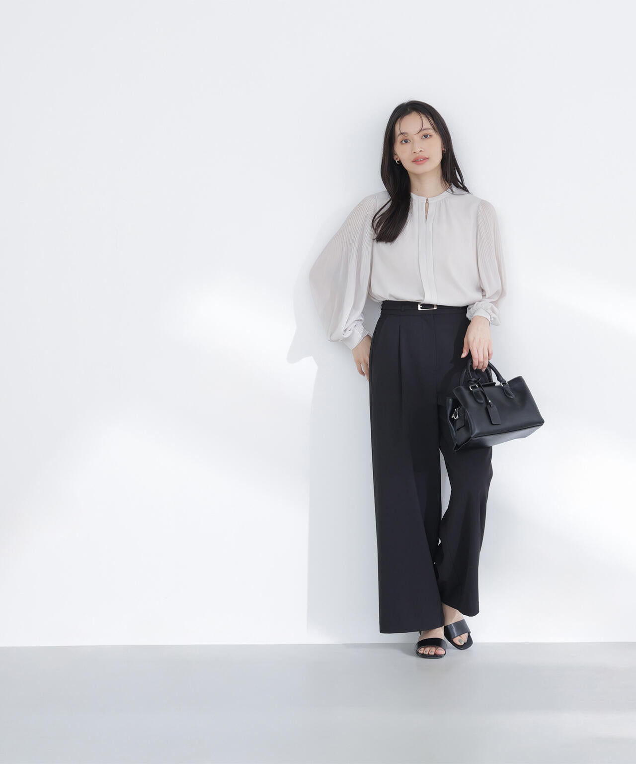 ベルテッドタックワイドパンツ