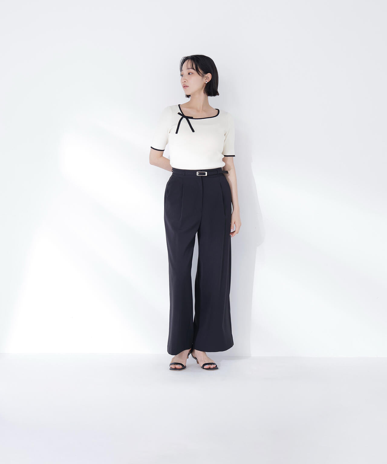 ベルテッドタックワイドパンツ