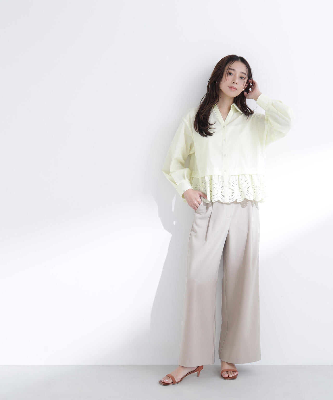 ベルテッドタックワイドパンツ