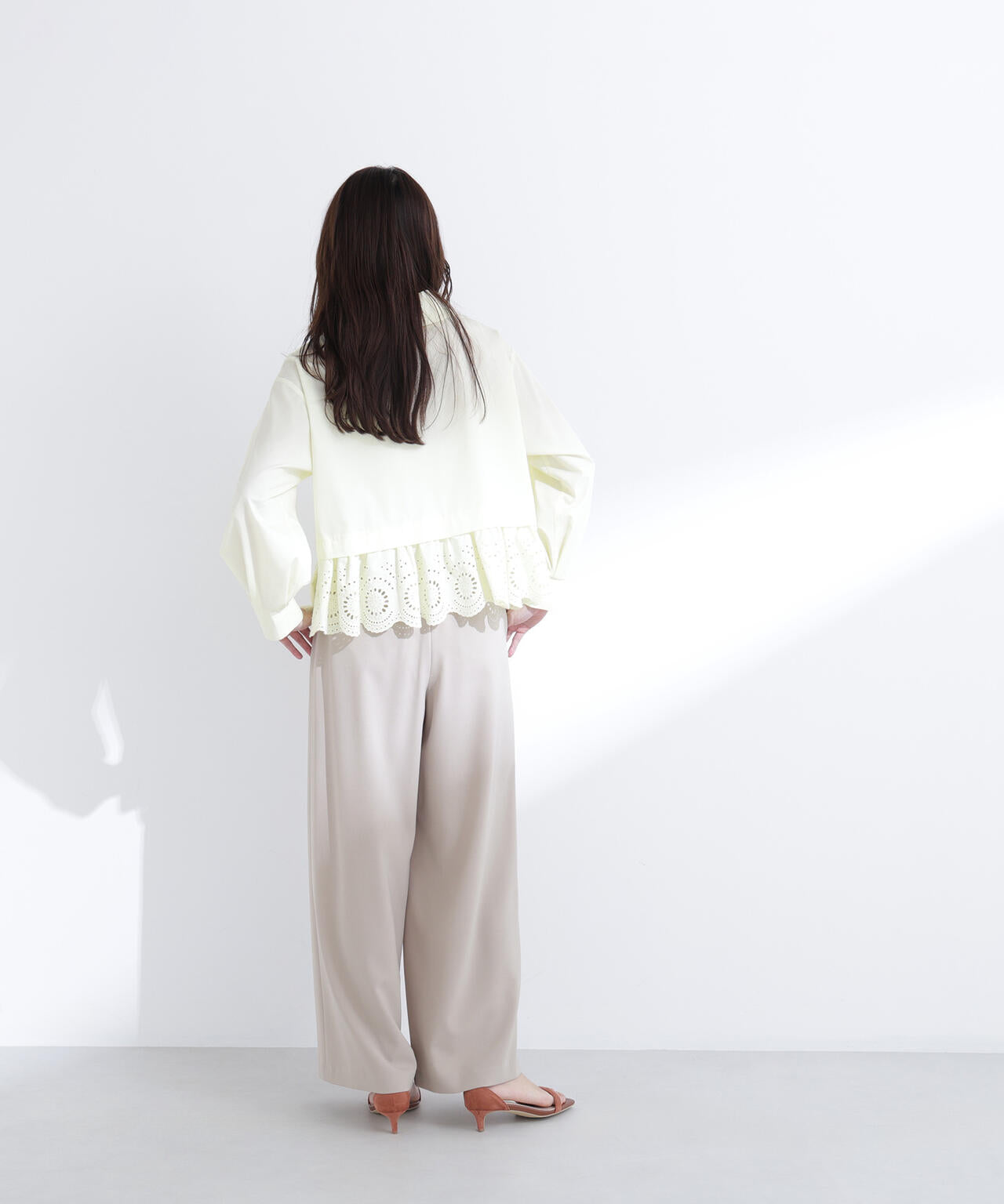 ベルテッドタックワイドパンツ