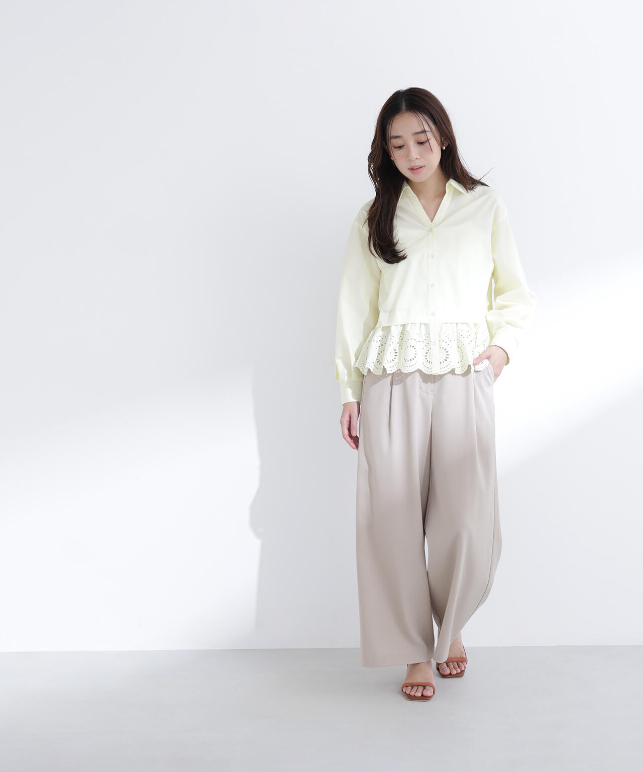 ベルテッドタックワイドパンツ