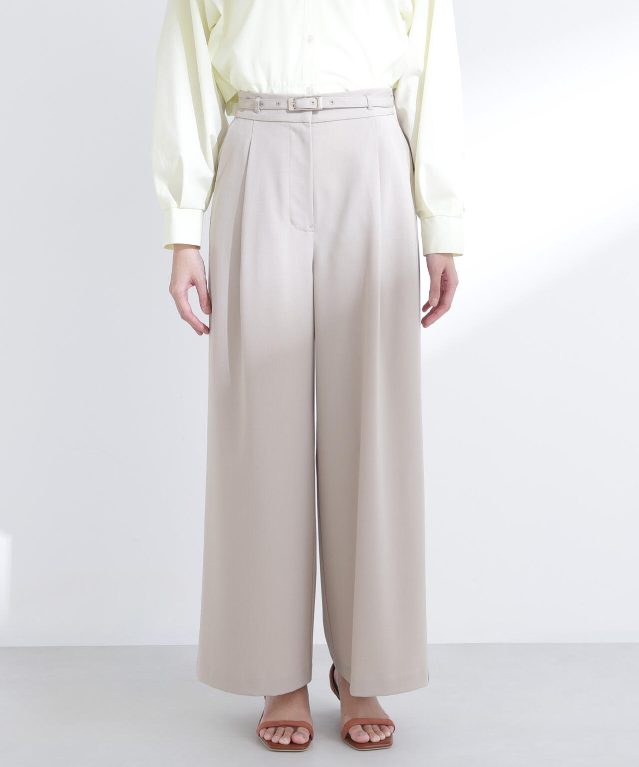 ベルテッドタックワイドパンツ