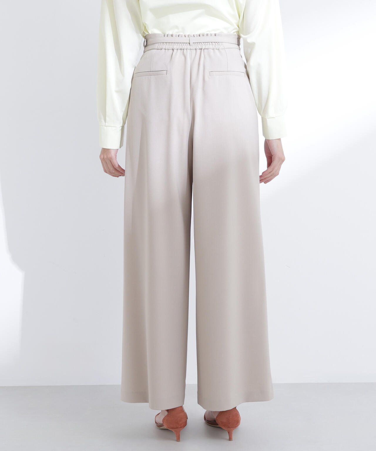 ベルテッドタックワイドパンツ