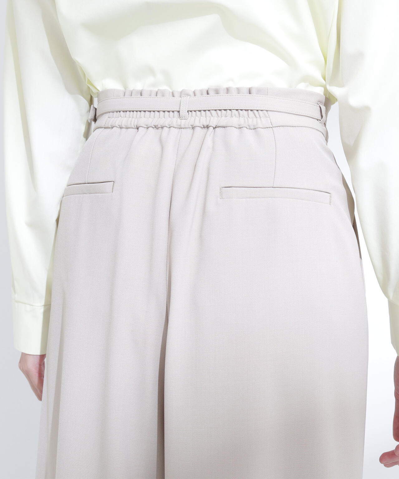 ベルテッドタックワイドパンツ