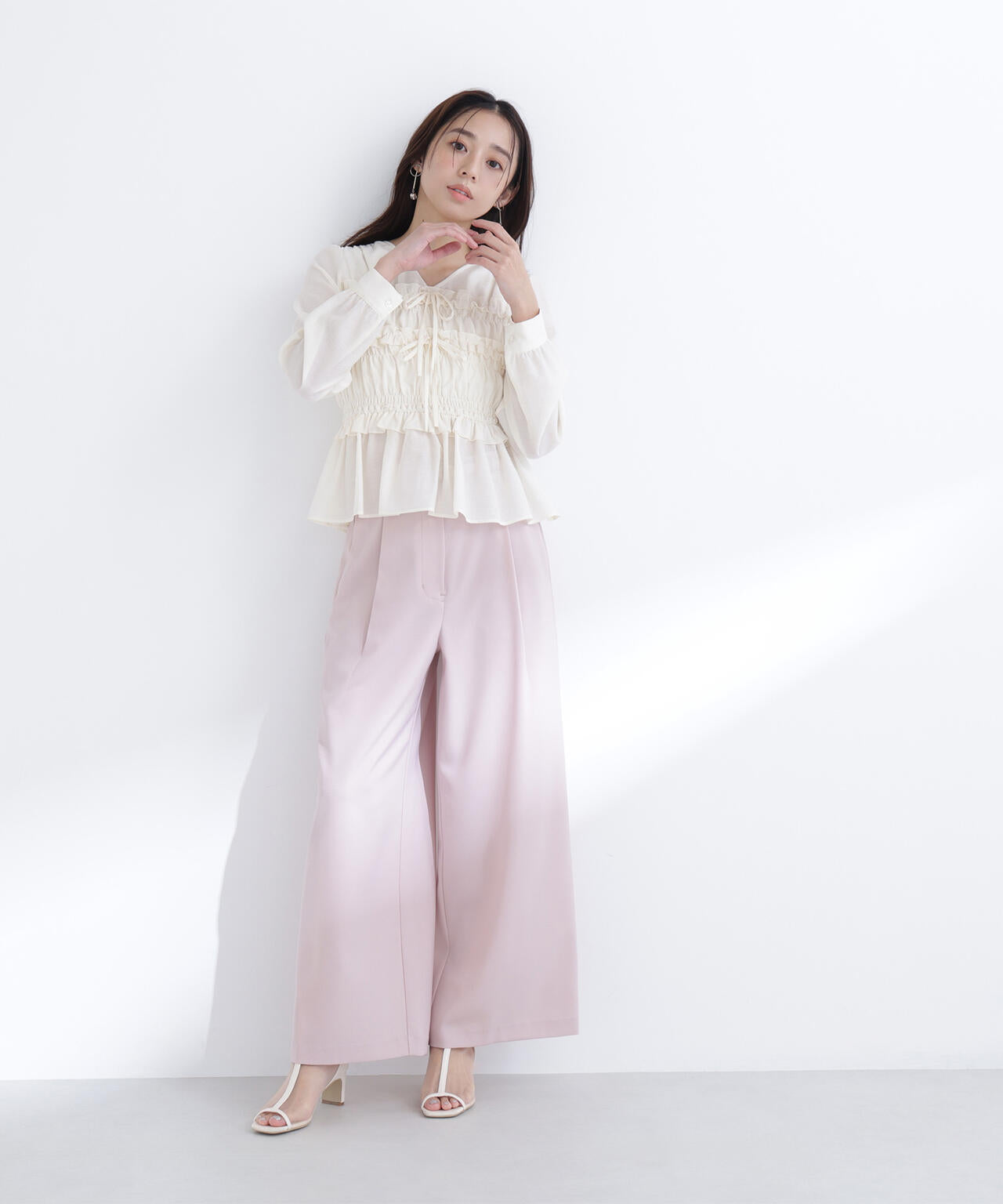 ベルテッドタックワイドパンツ