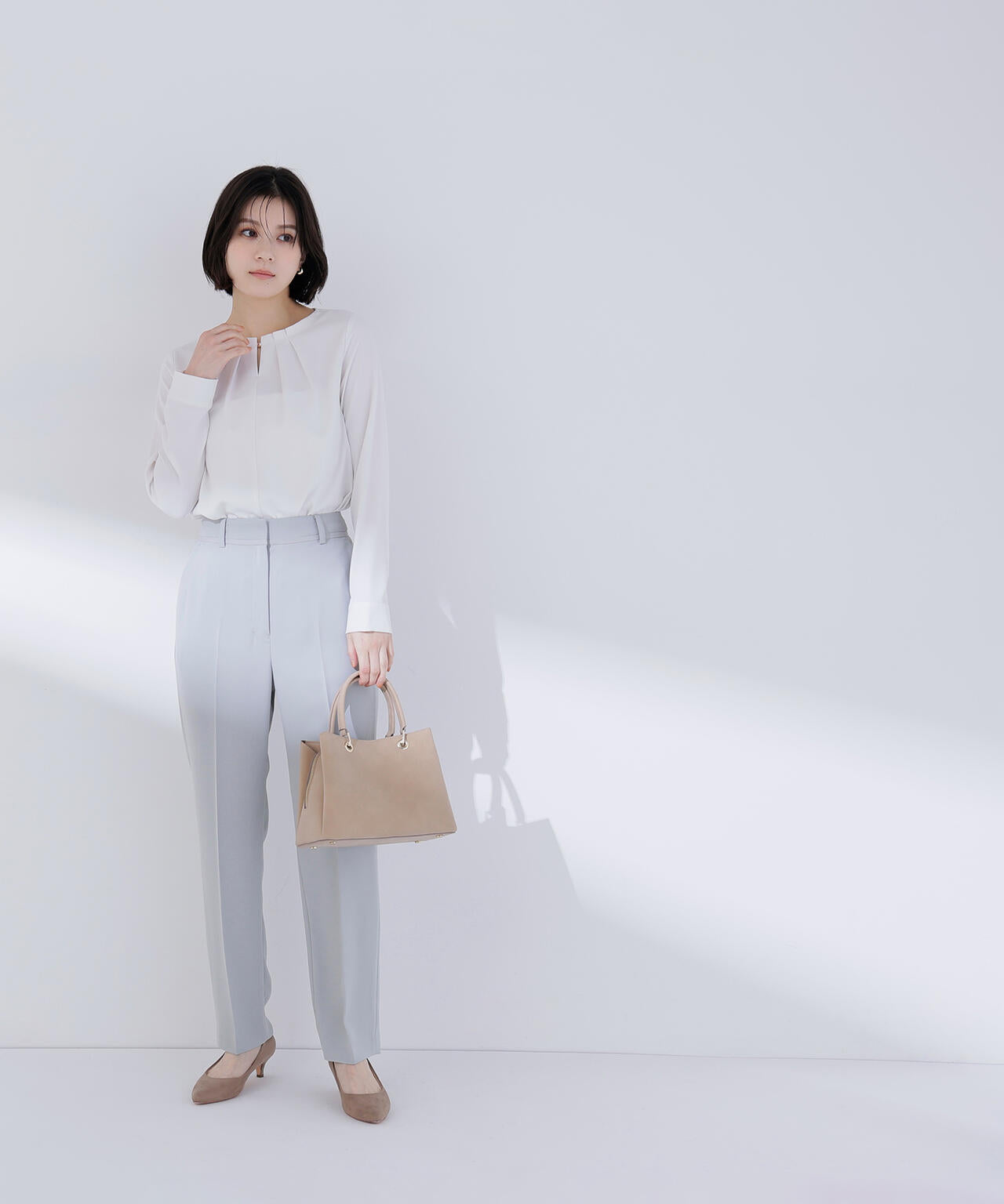 カラーテーパードパンツ