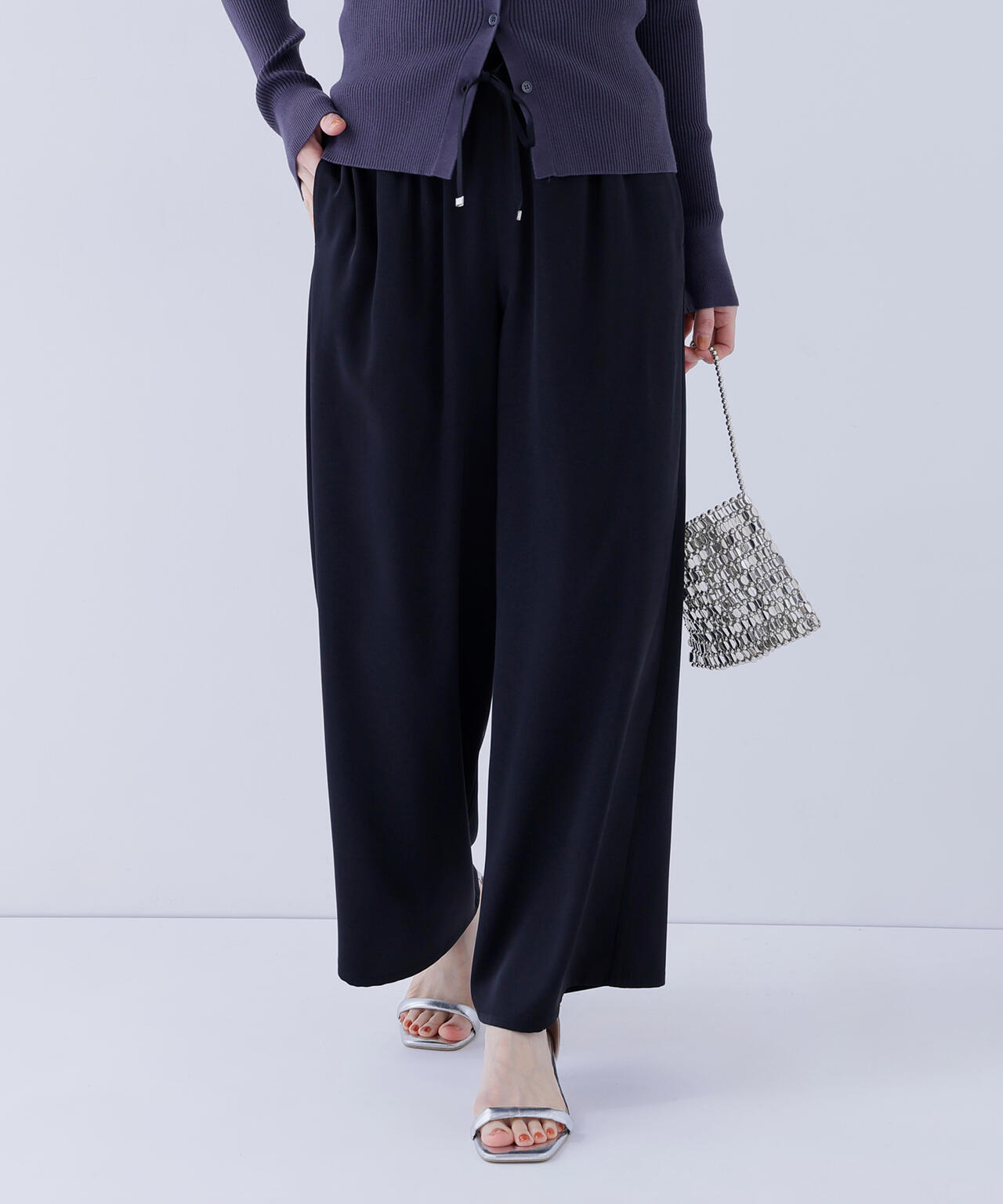 サテンイージーパンツ