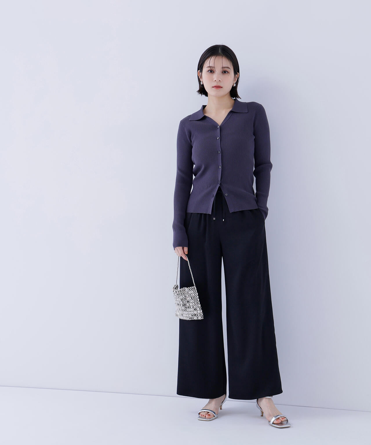 サテンイージーパンツ