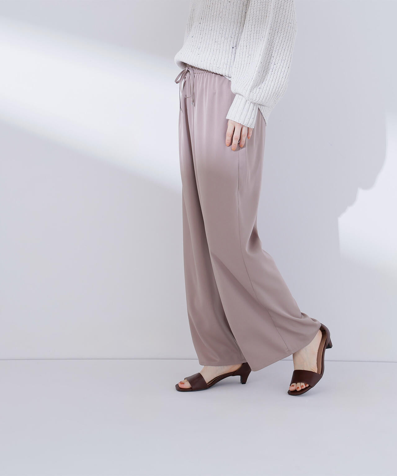 サテンイージーパンツ