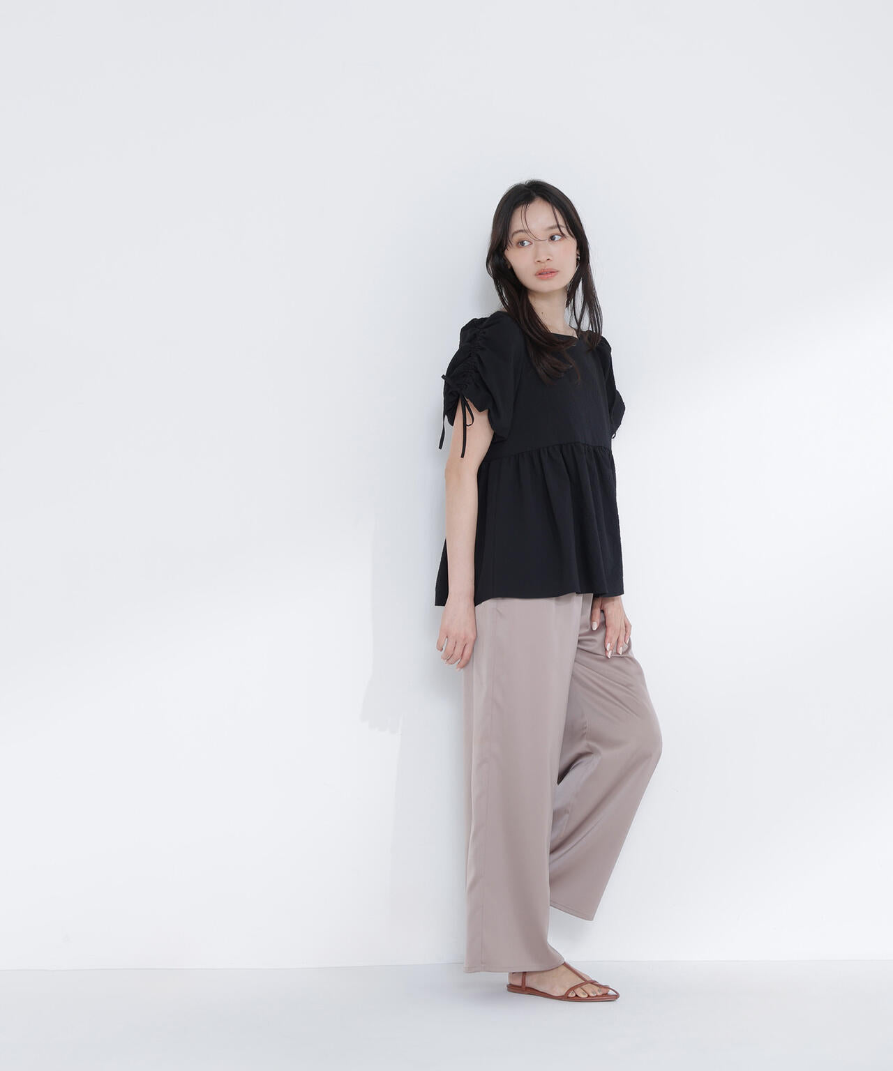 サテンイージーパンツ