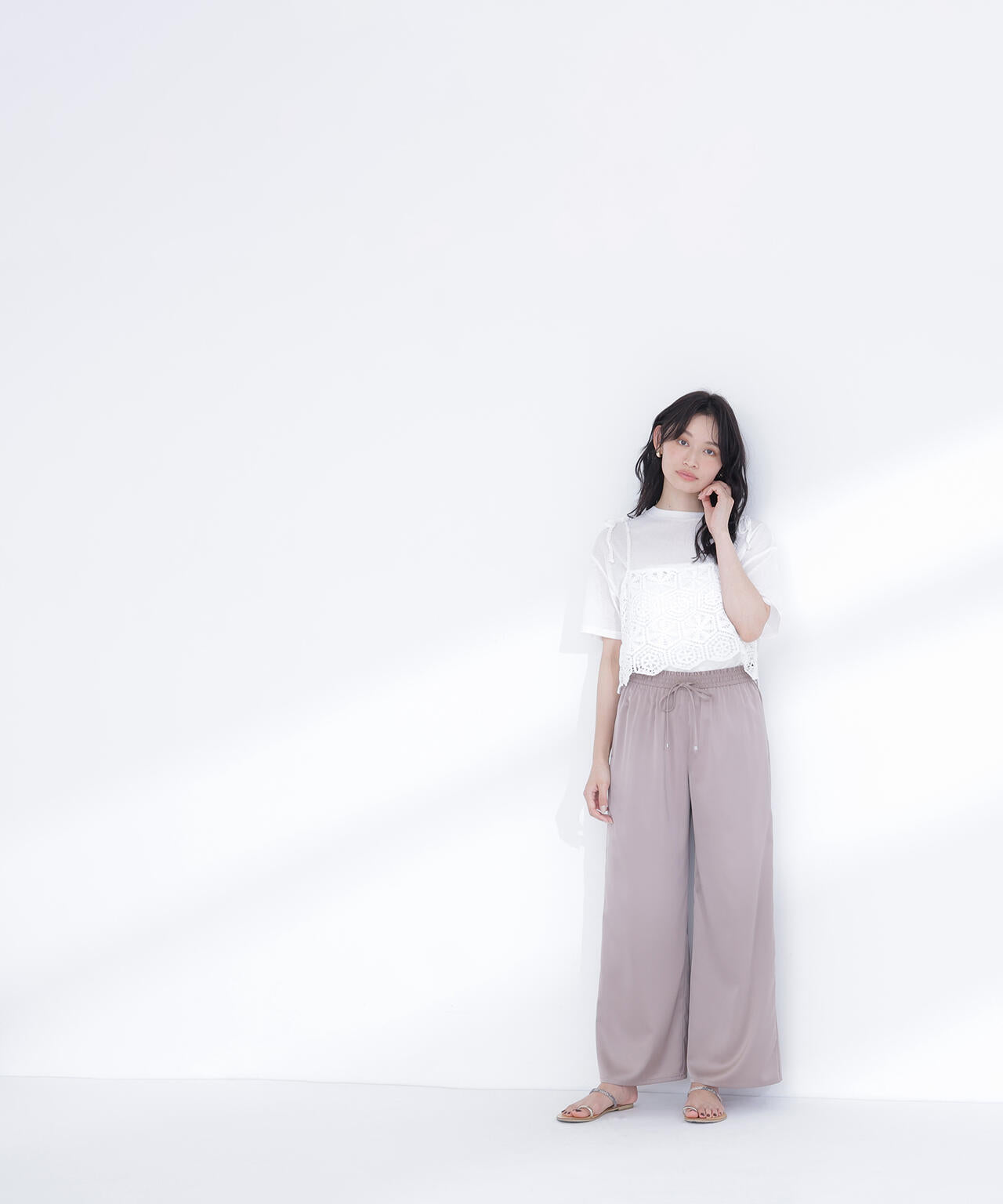 サテンイージーパンツ