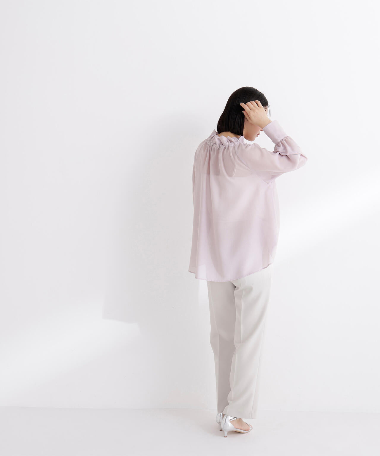 スタイルアップストレートパンツ