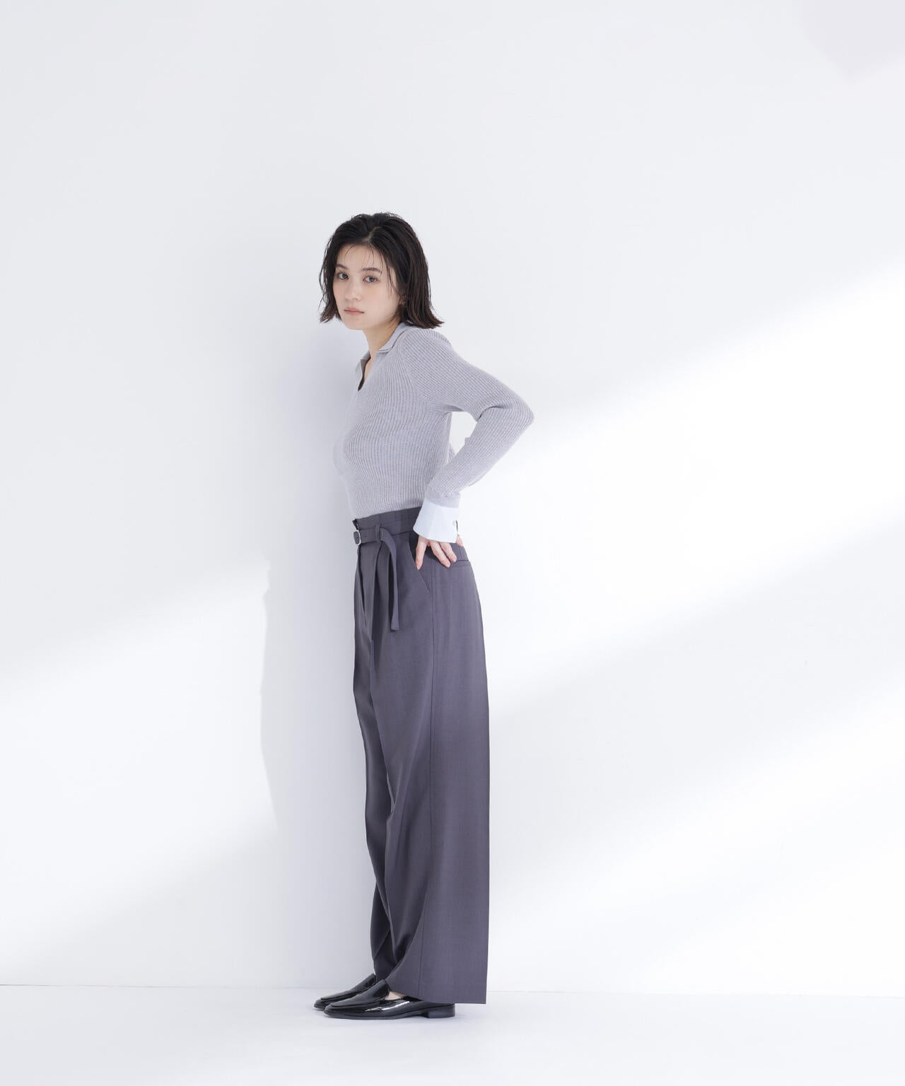 タックステッチベルテッドパンツ*
