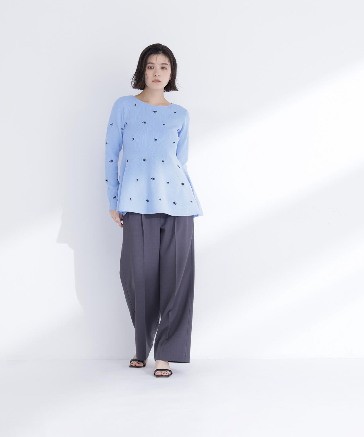 タックステッチベルテッドパンツ