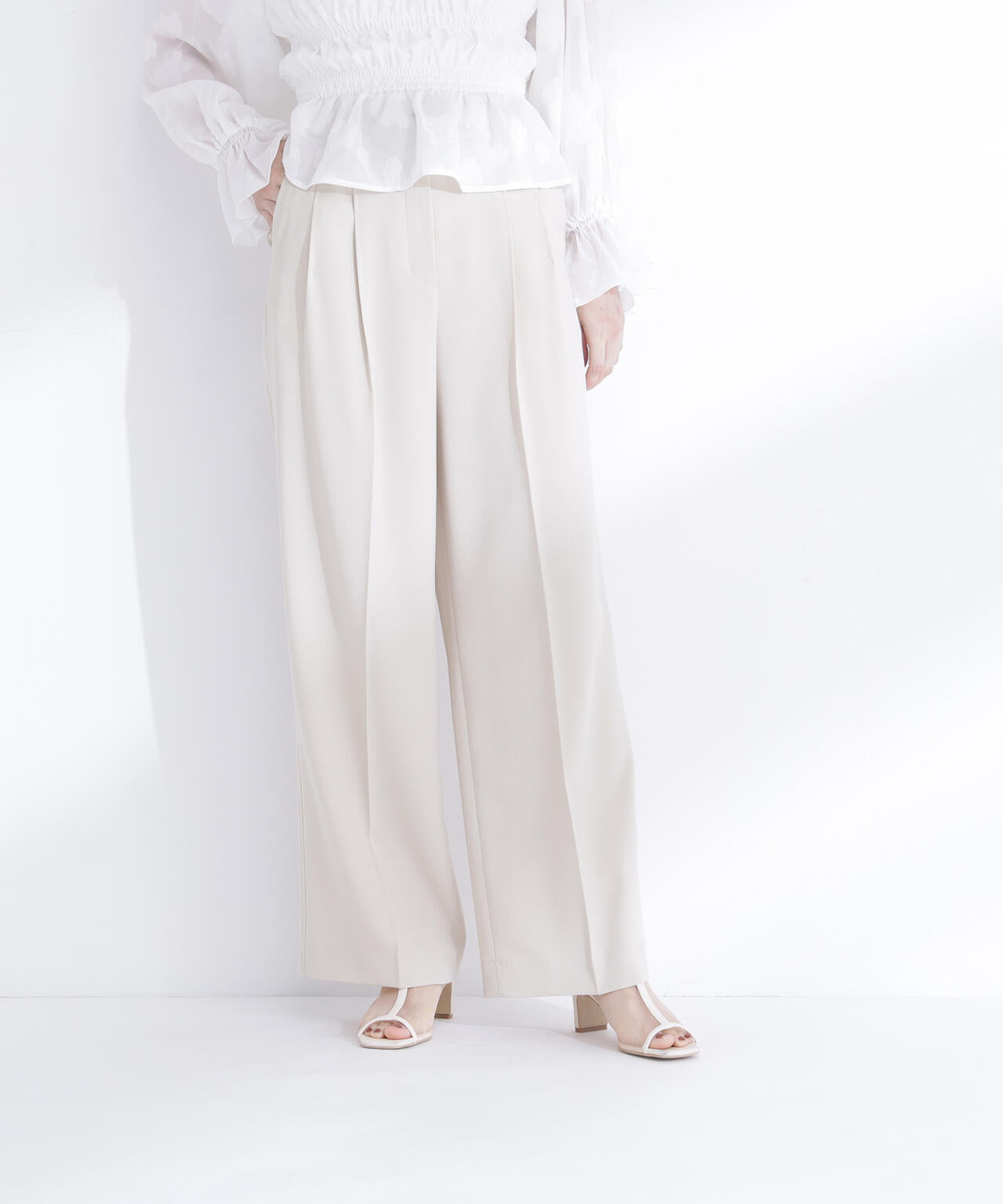 タックステッチベルテッドパンツ