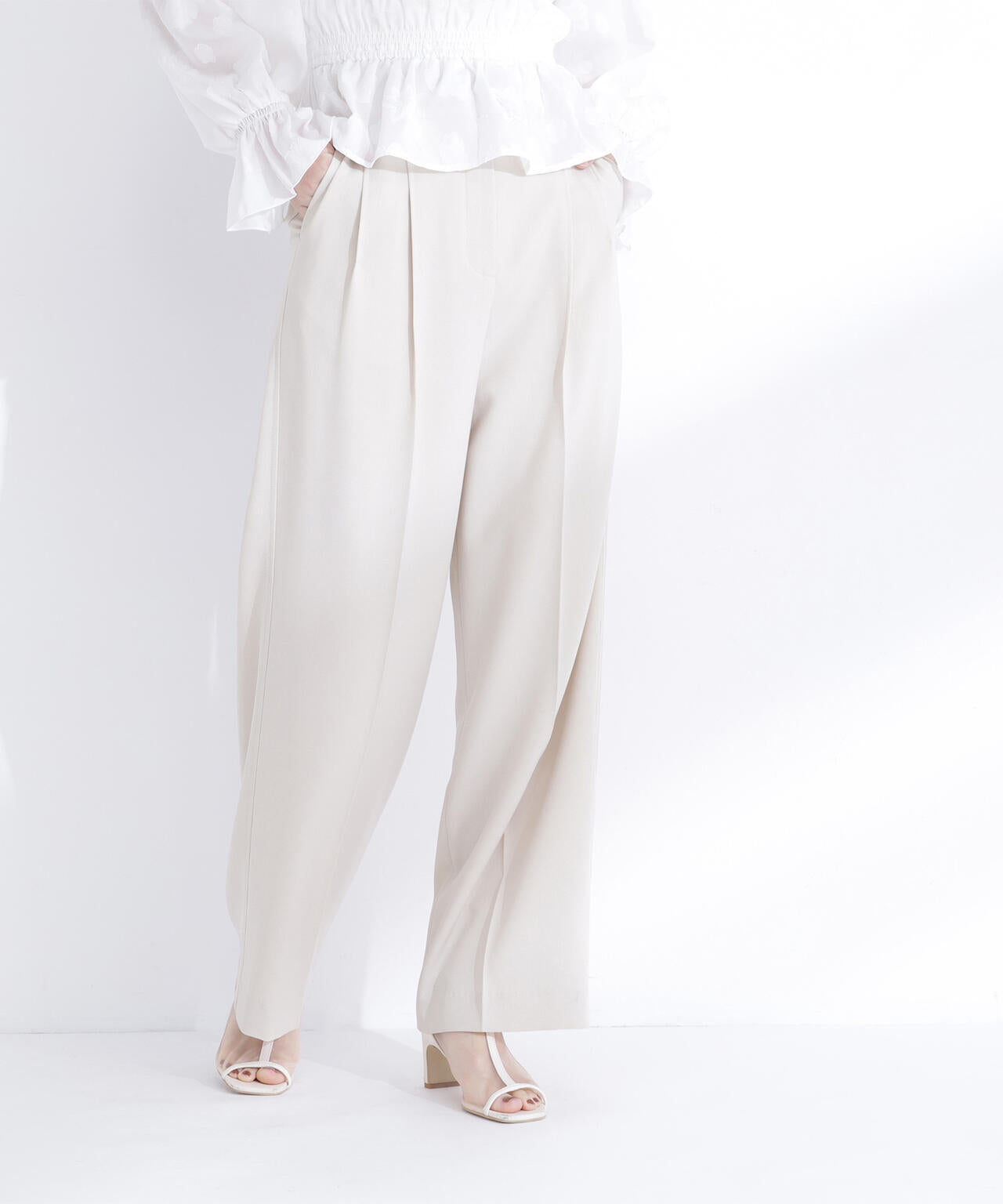 タックステッチベルテッドパンツ