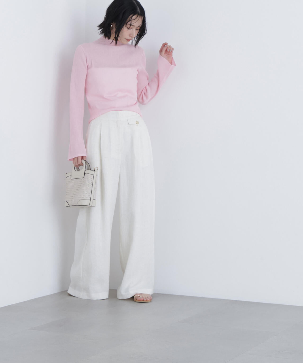 シンチバックワイドパンツ