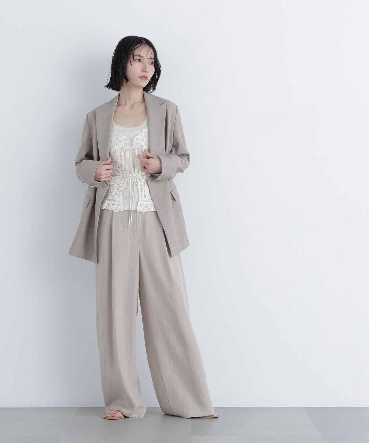 シンチバックワイドパンツ