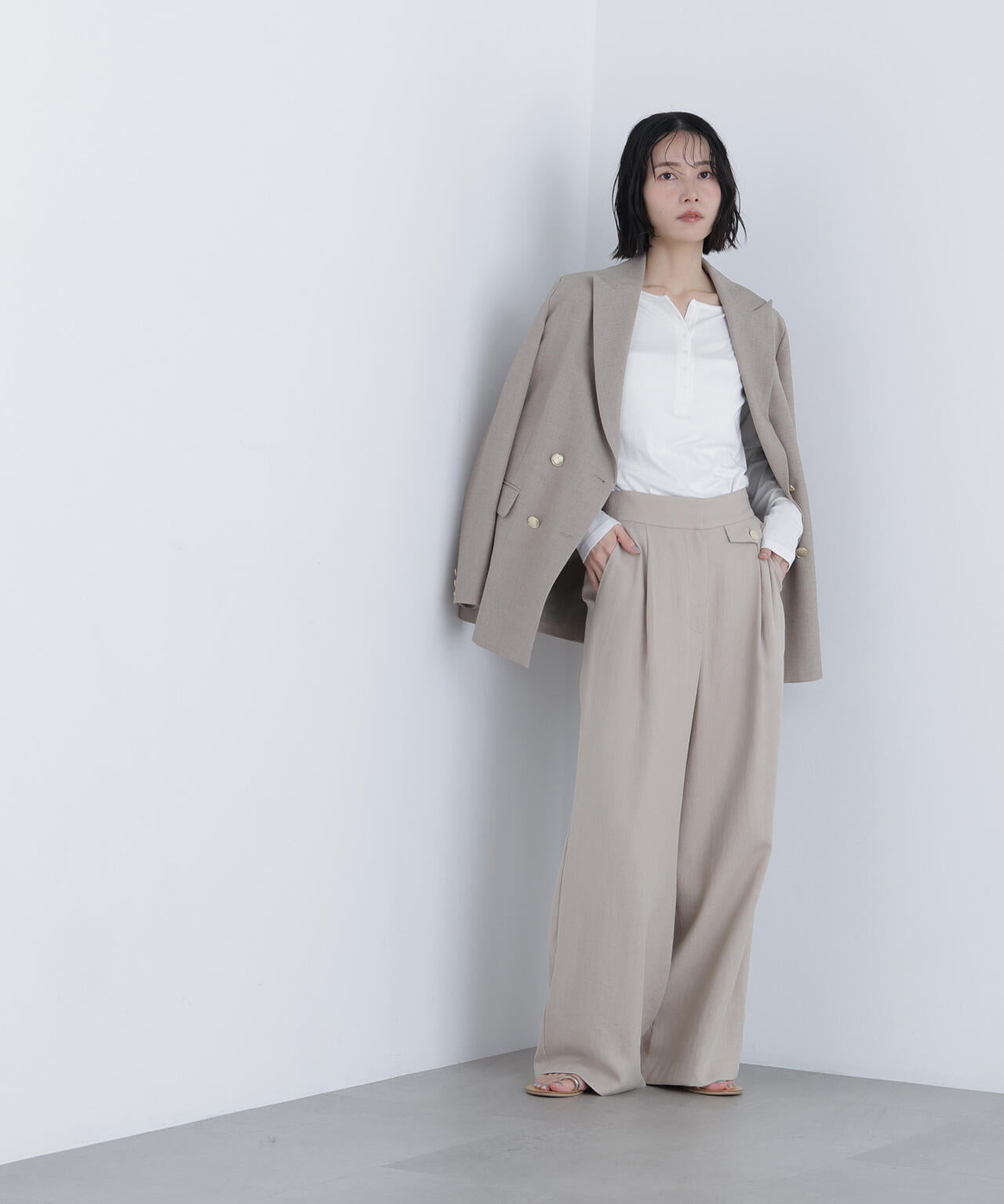 シンチバックワイドパンツ