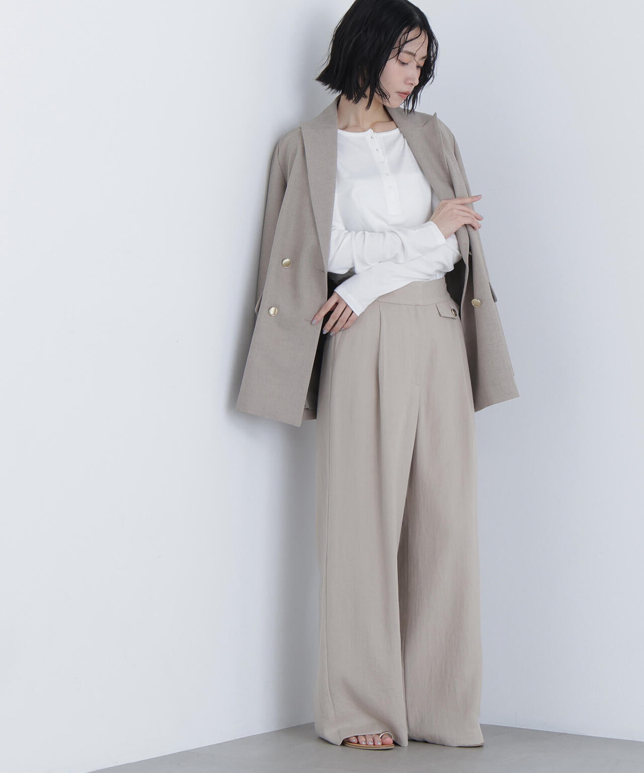 シンチバックワイドパンツ