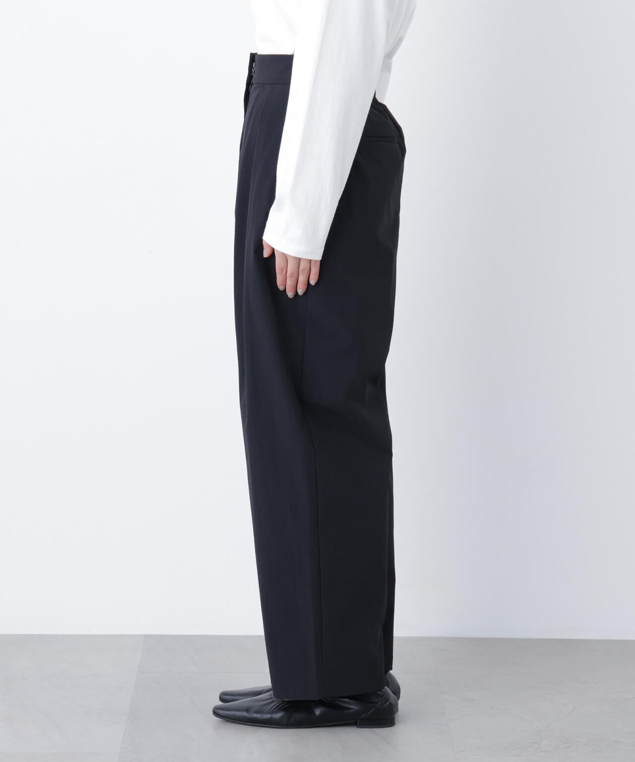 ナイロンタックパンツ