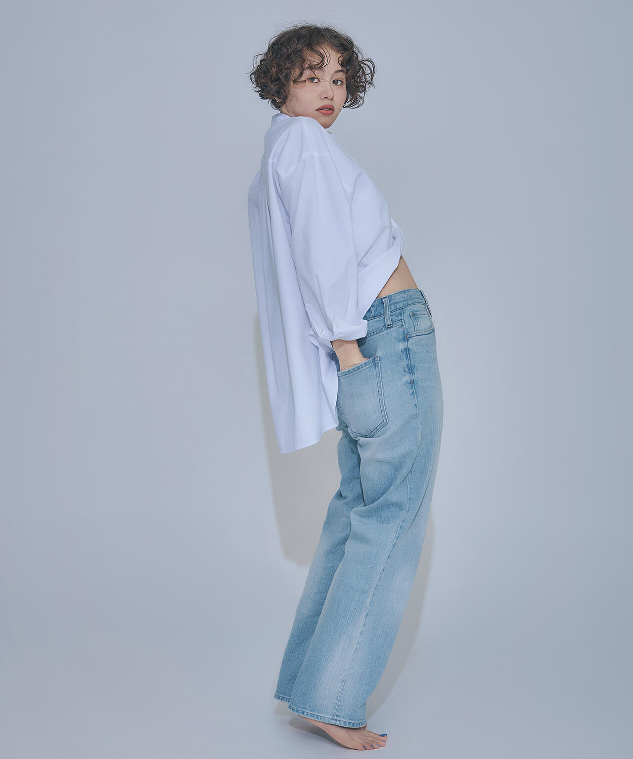 【FUDGE掲載】【Healthy DENIM】ハイライズストレートデニムパンツ