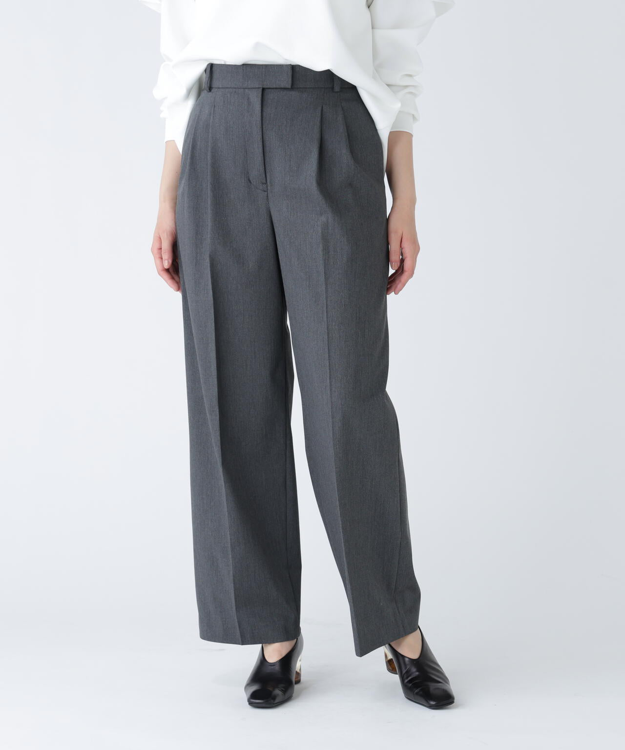 【365ユーティリティー】洗えて毛玉になりにくいタックワイドパンツ