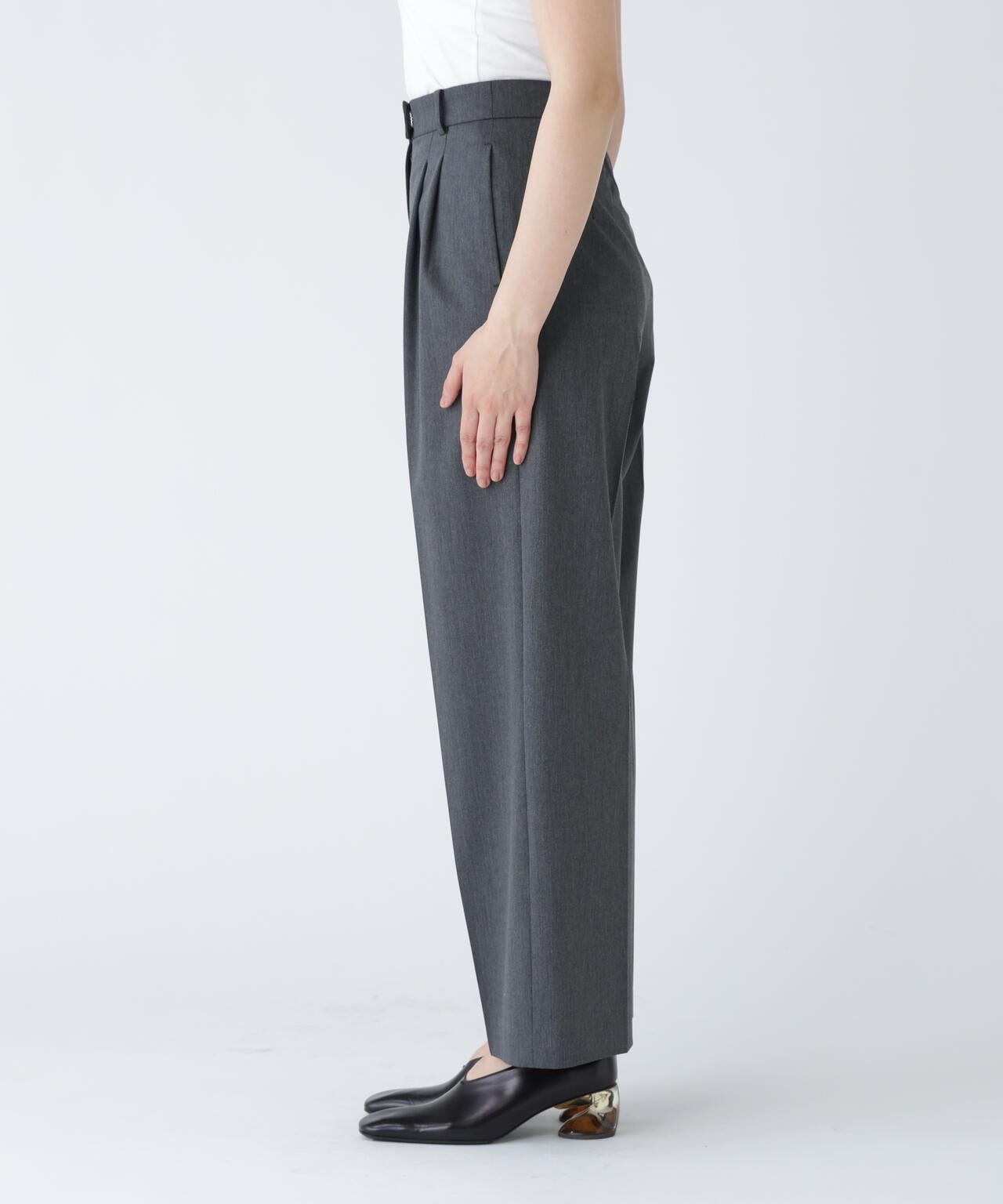 【365ユーティリティー】洗えて毛玉になりにくいタックワイドパンツ