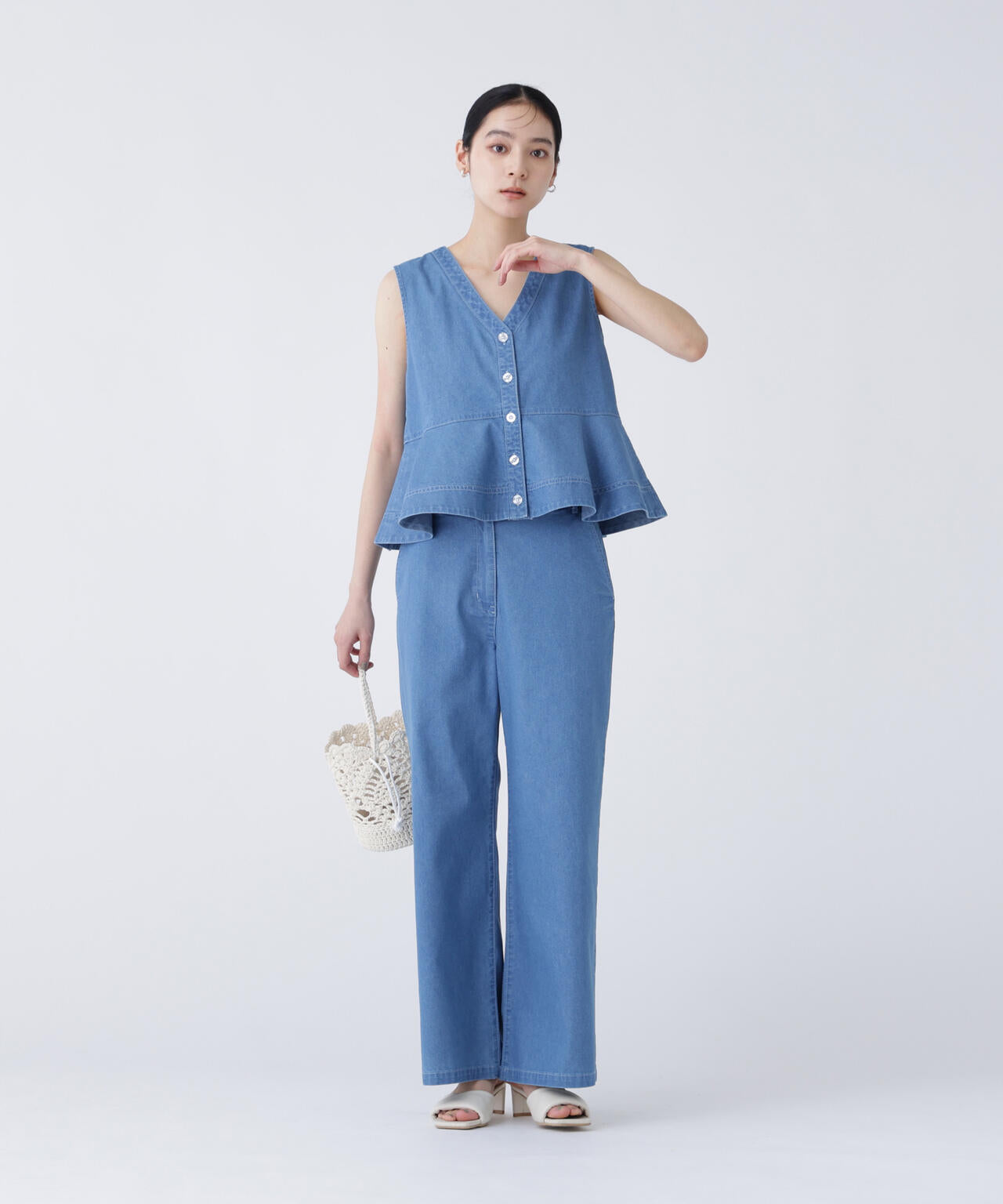 168cm B81cm W60cm H89cm 着用サイズ:M