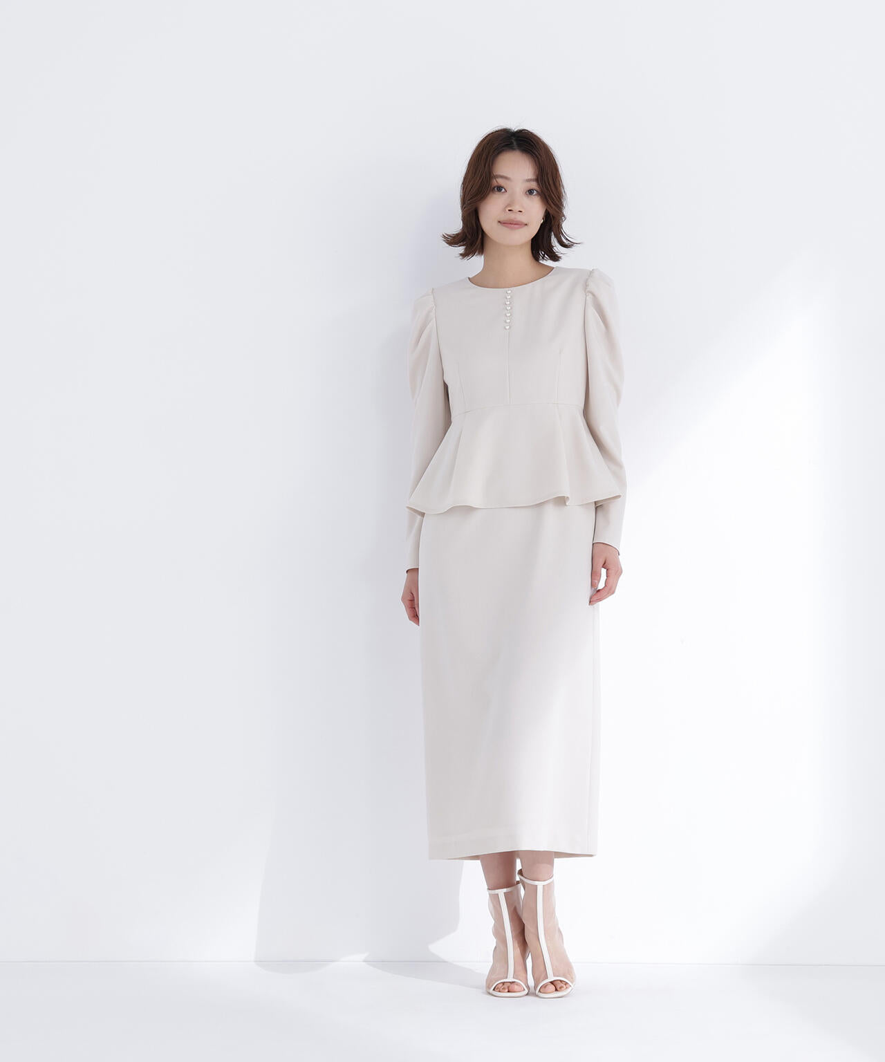 ラインパールペプラムワンピース