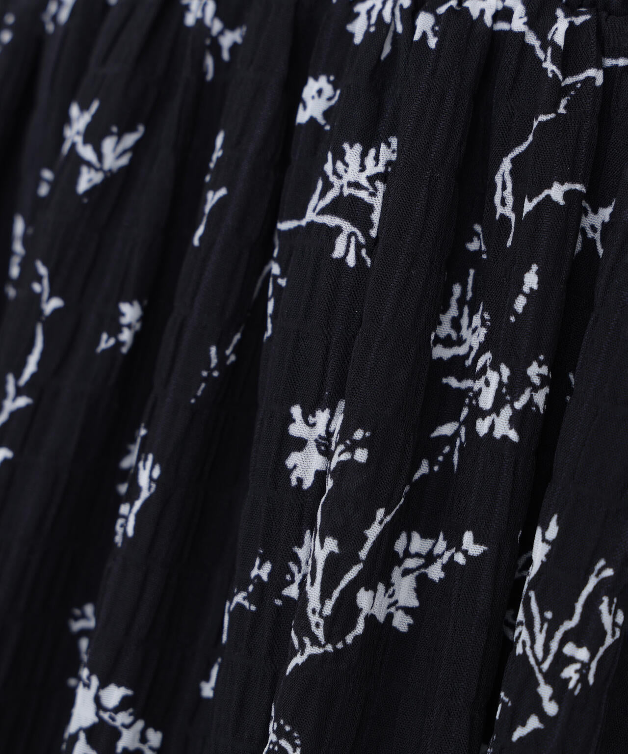 身長165 B:80 W:59 / H:85 / S:23.5 着用サイズ:M