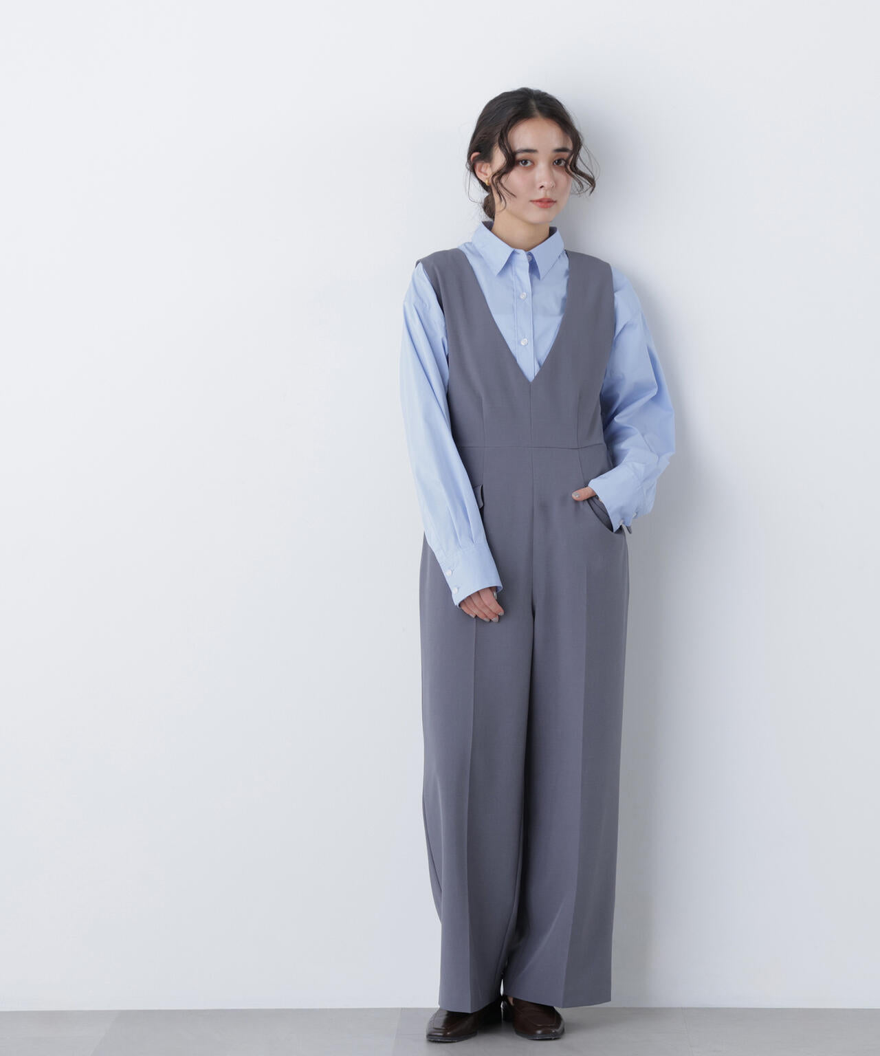 Vネックオールインワン