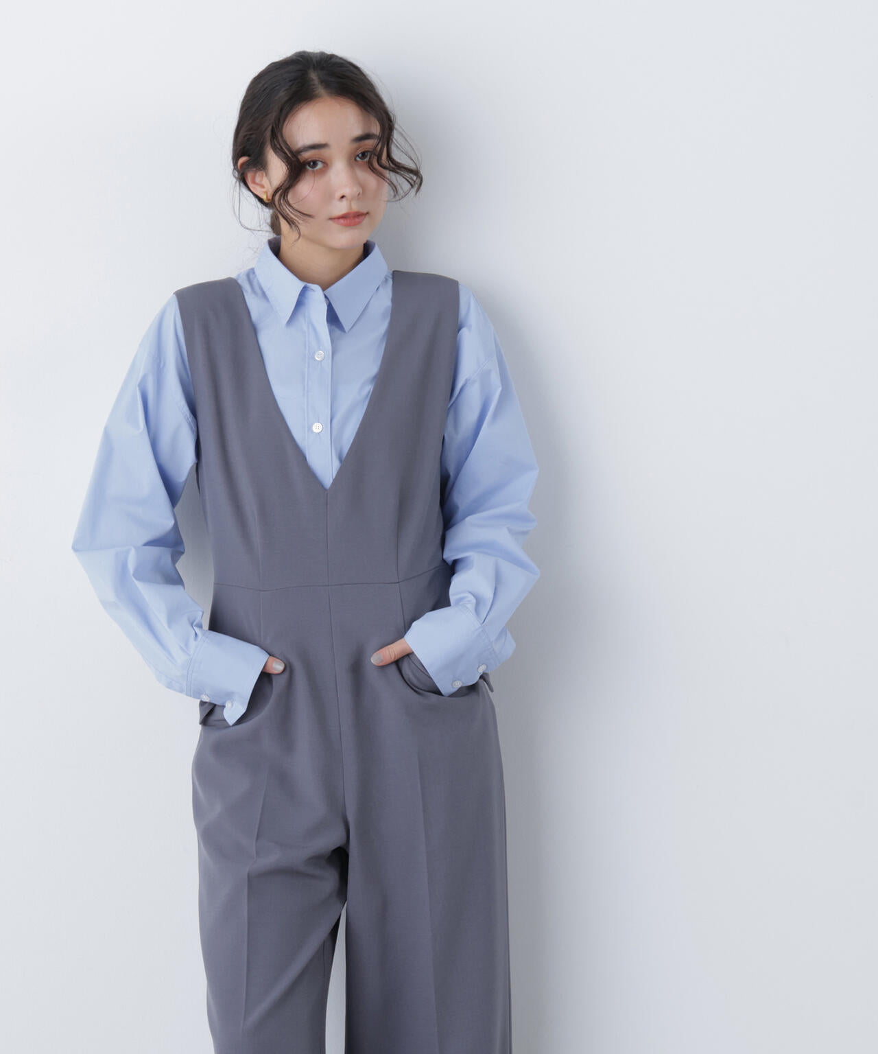 Vネックオールインワン