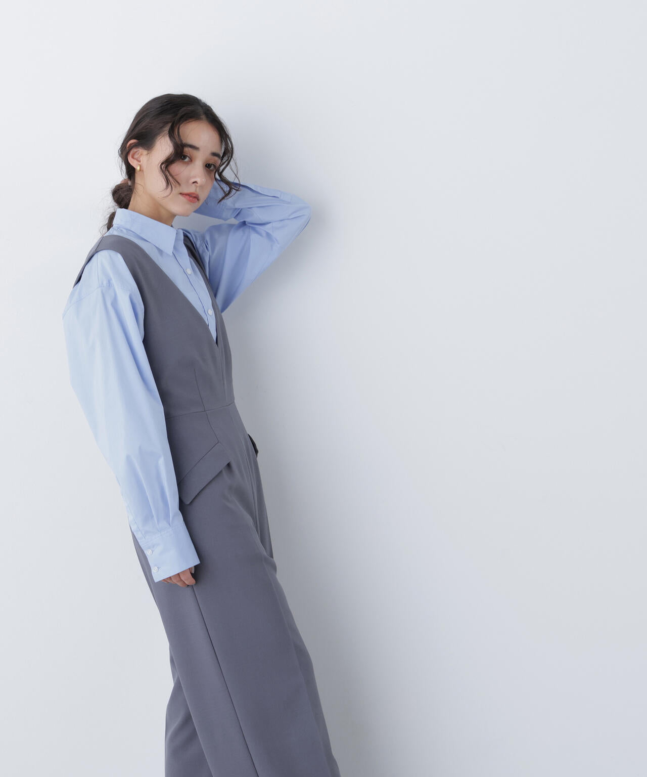 Vネックオールインワン