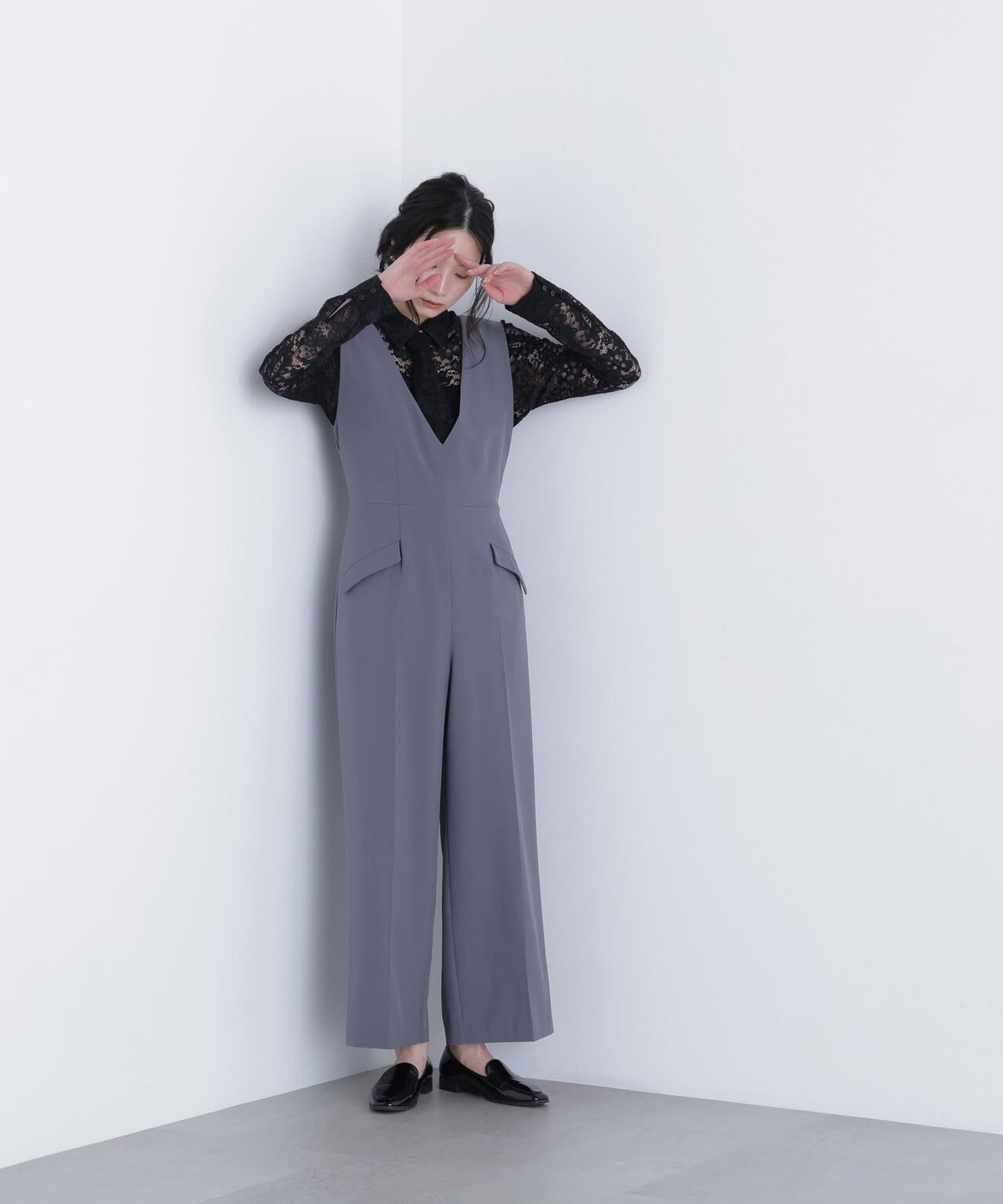 Vネックオールインワン