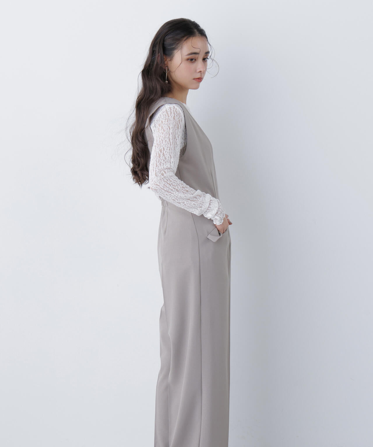 Vネックオールインワン