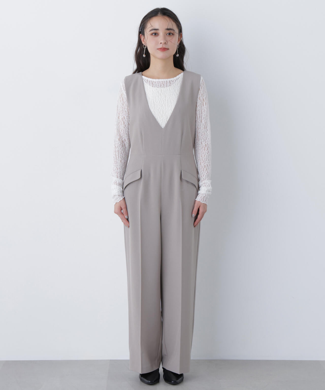 Vネックオールインワン