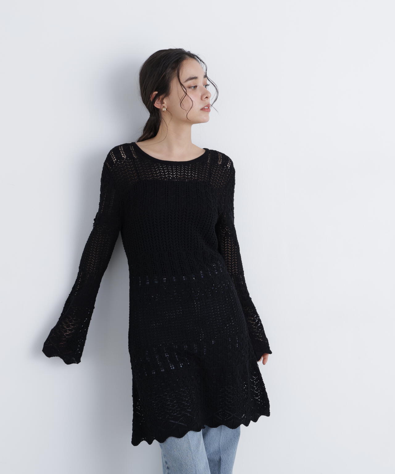 【有楽町マルイ・mix.tokyo 限定カラー:オフ×ブラック】透かし編みニットミニワンピース