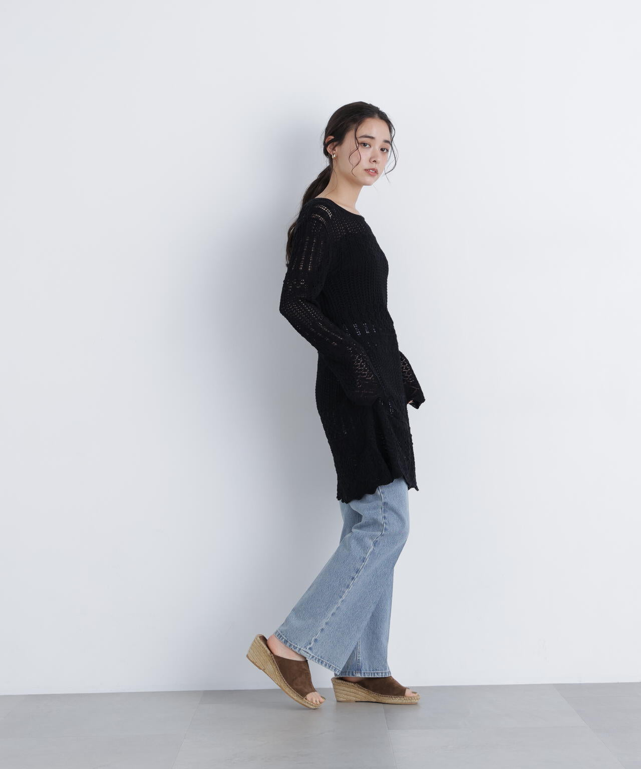 【有楽町マルイ・mix.tokyo 限定カラー:オフ×ブラック】透かし編みニットミニワンピース