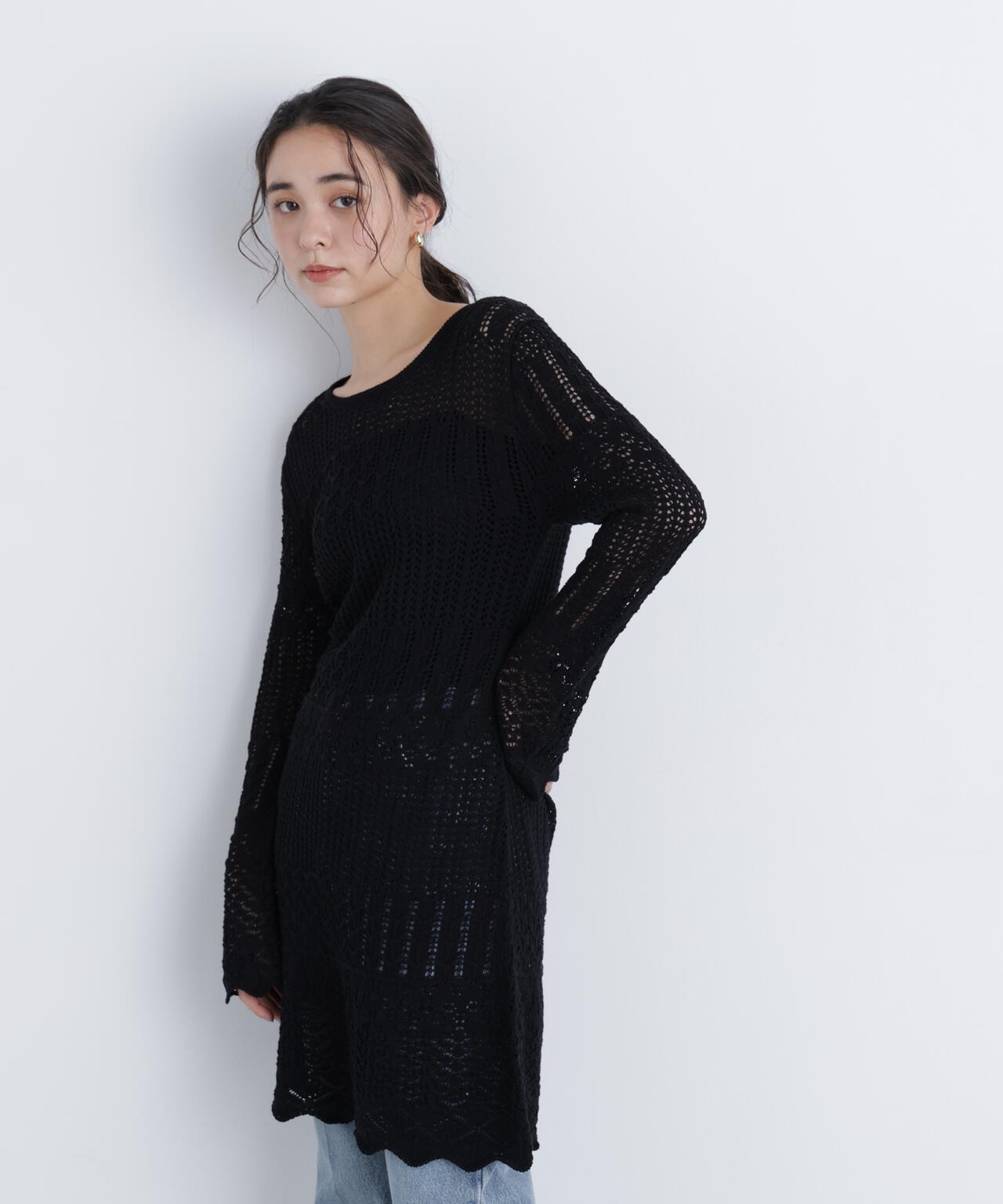 【有楽町マルイ・mix.tokyo 限定カラー:オフ×ブラック】透かし編みニットミニワンピース