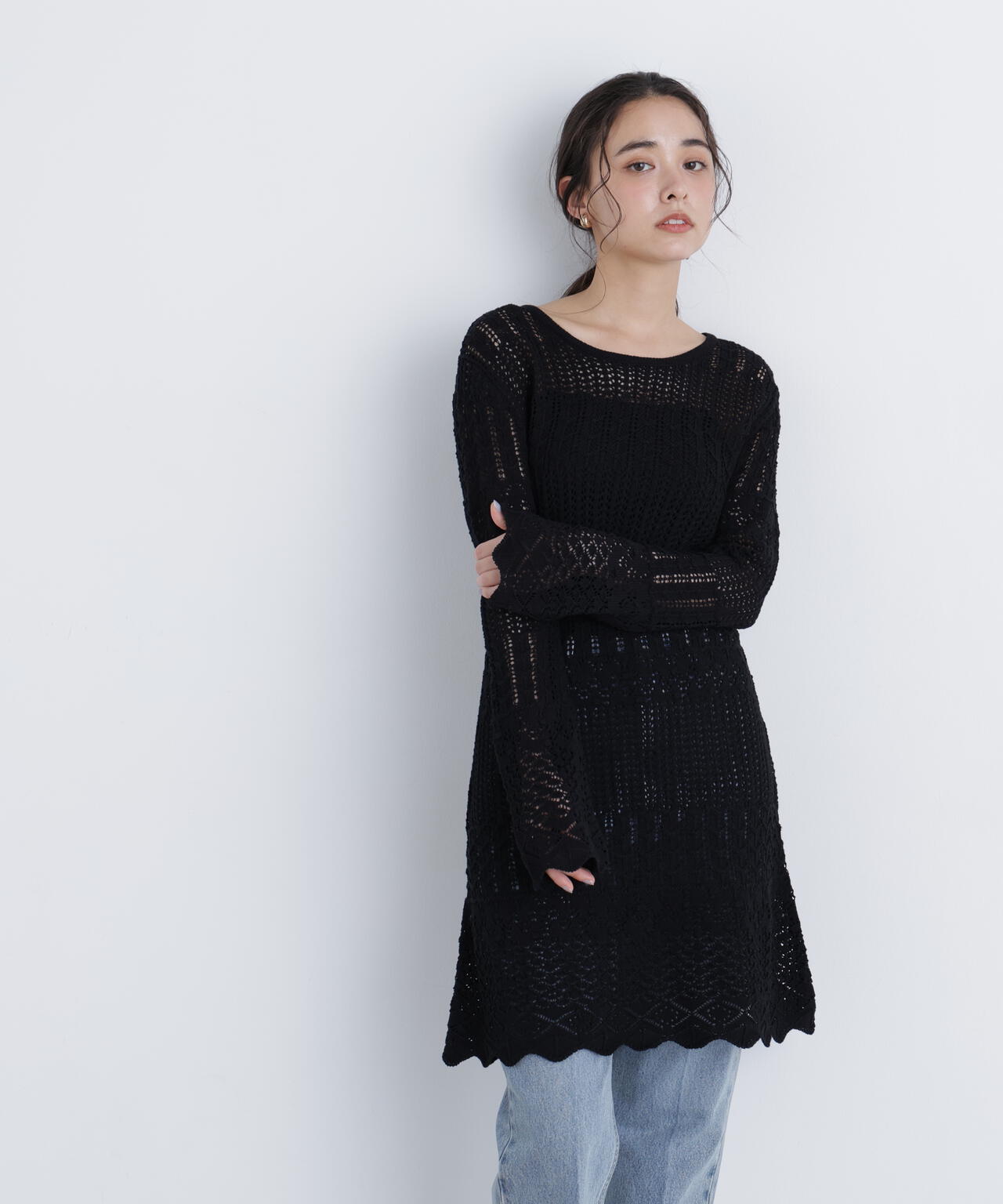 【有楽町マルイ・mix.tokyo 限定カラー:オフ×ブラック】透かし編みニットミニワンピース