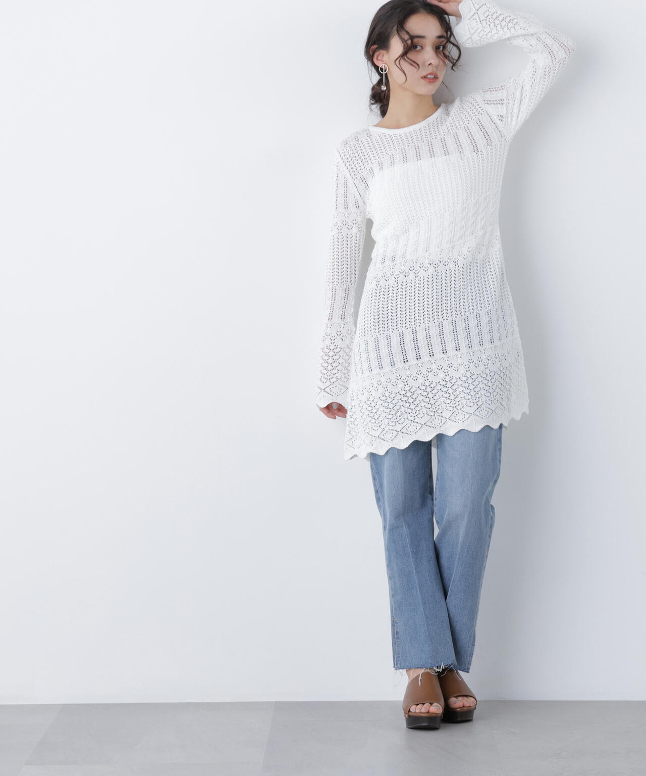 【有楽町マルイ・mix.tokyo 限定カラー:オフ×ブラック】透かし編みニットミニワンピース