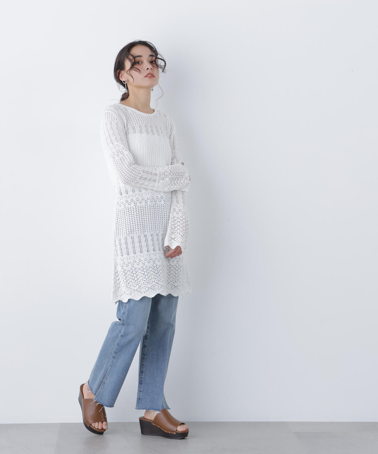 【有楽町マルイ・mix.tokyo 限定カラー:オフ×ブラック】透かし編みニットミニワンピース