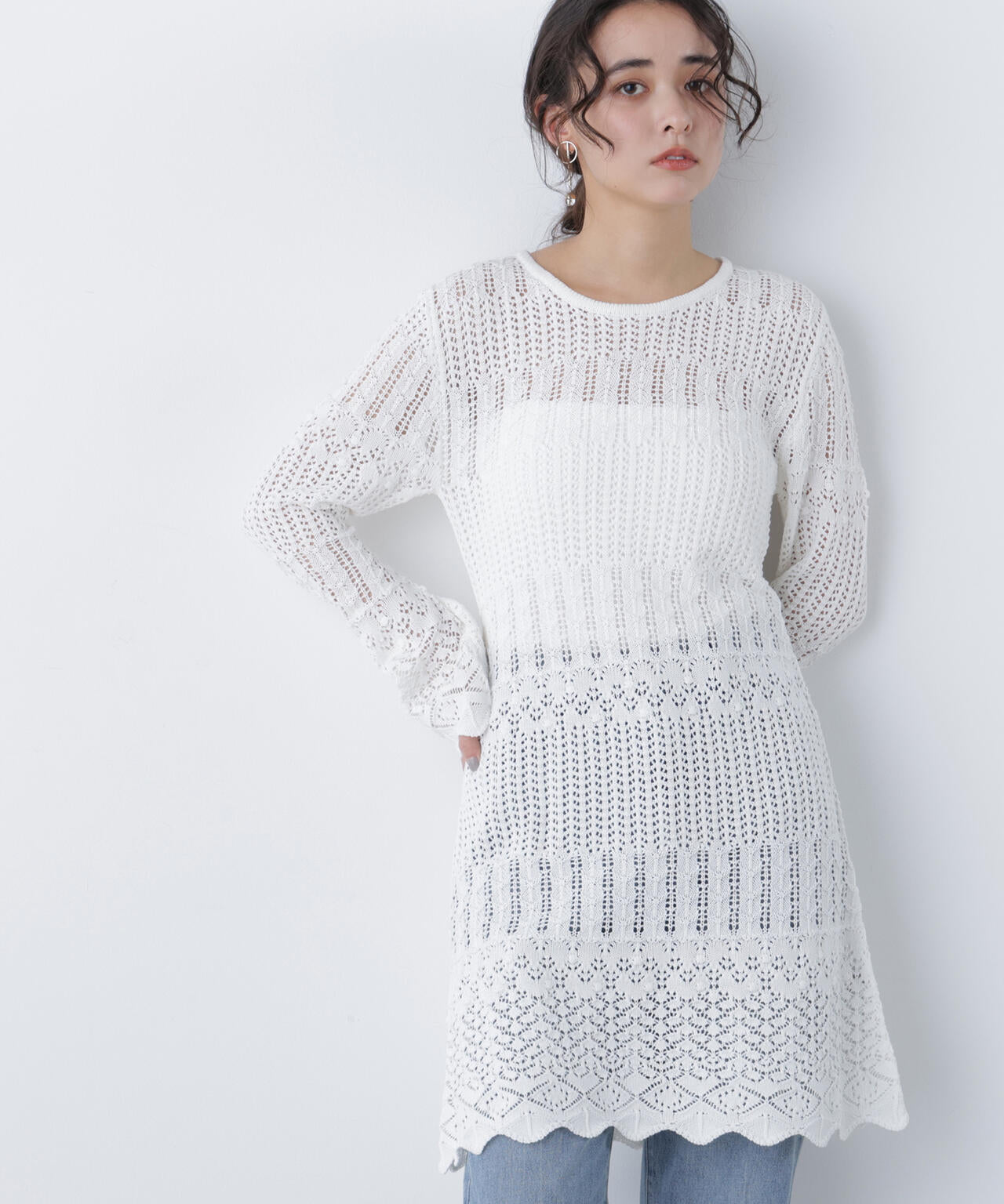 【有楽町マルイ・mix.tokyo 限定カラー:オフ×ブラック】透かし編みニットミニワンピース