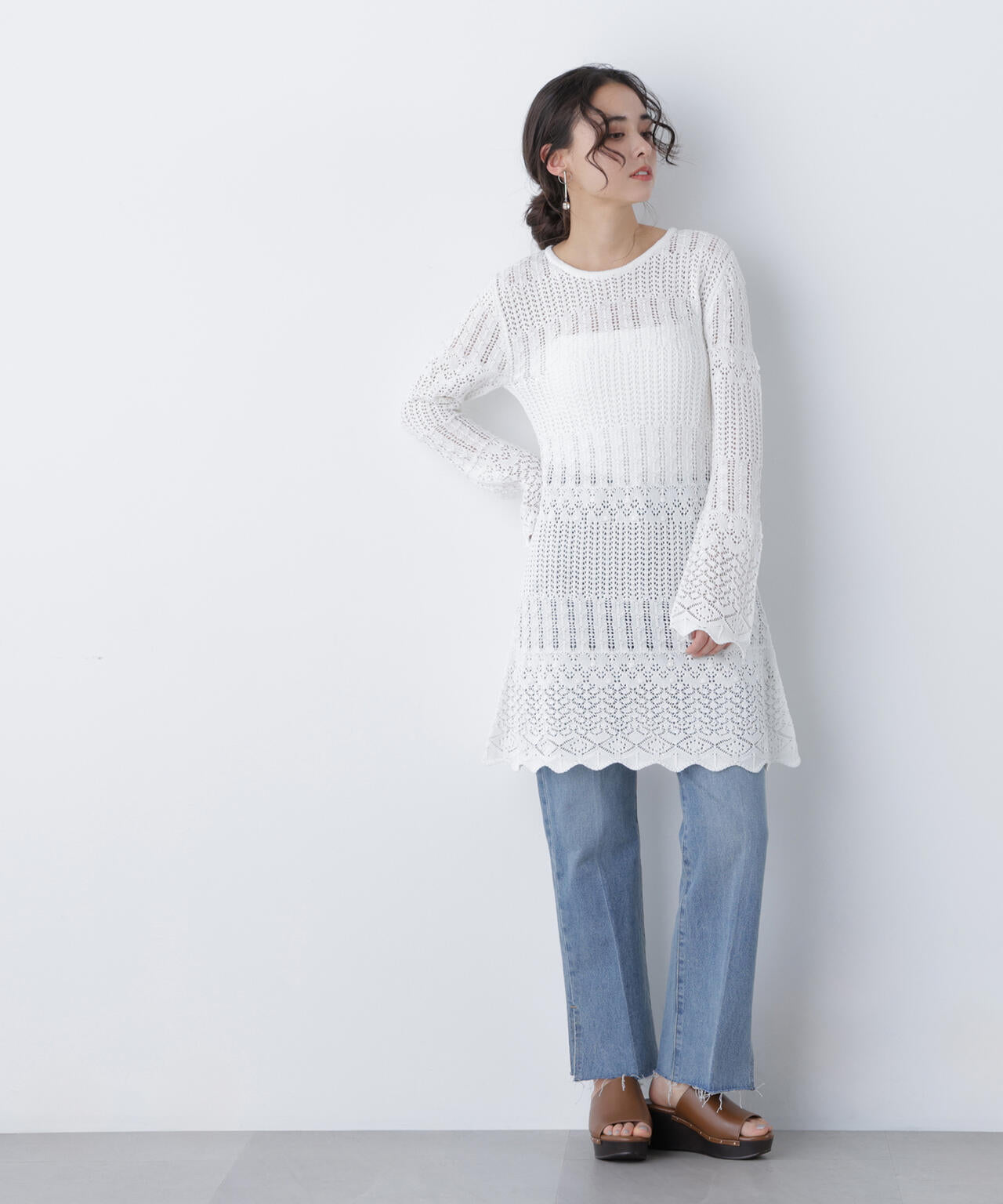 【有楽町マルイ・mix.tokyo 限定カラー:オフ×ブラック】透かし編みニットミニワンピース