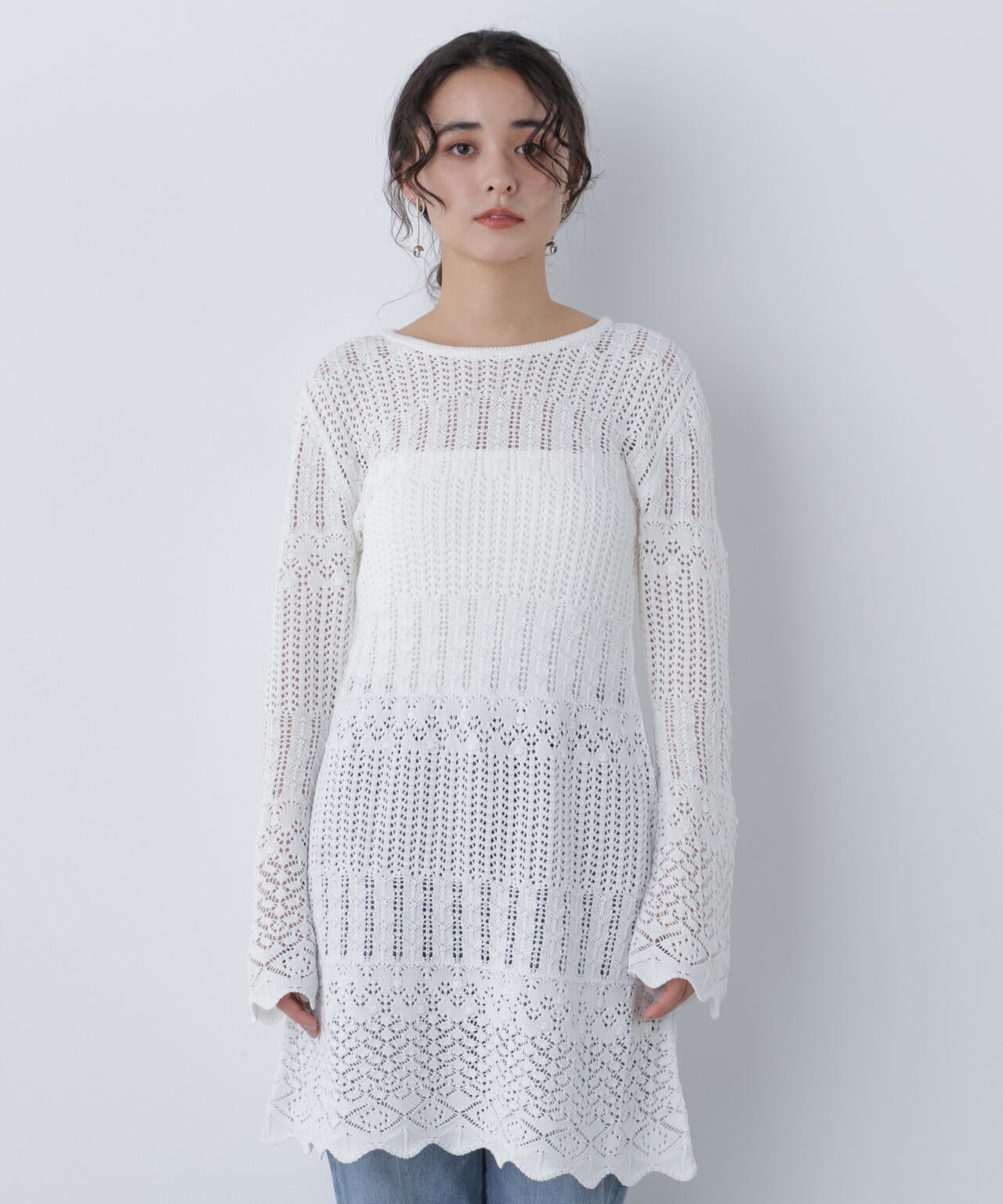 【有楽町マルイ・mix.tokyo 限定カラー:オフ×ブラック】透かし編みニットミニワンピース