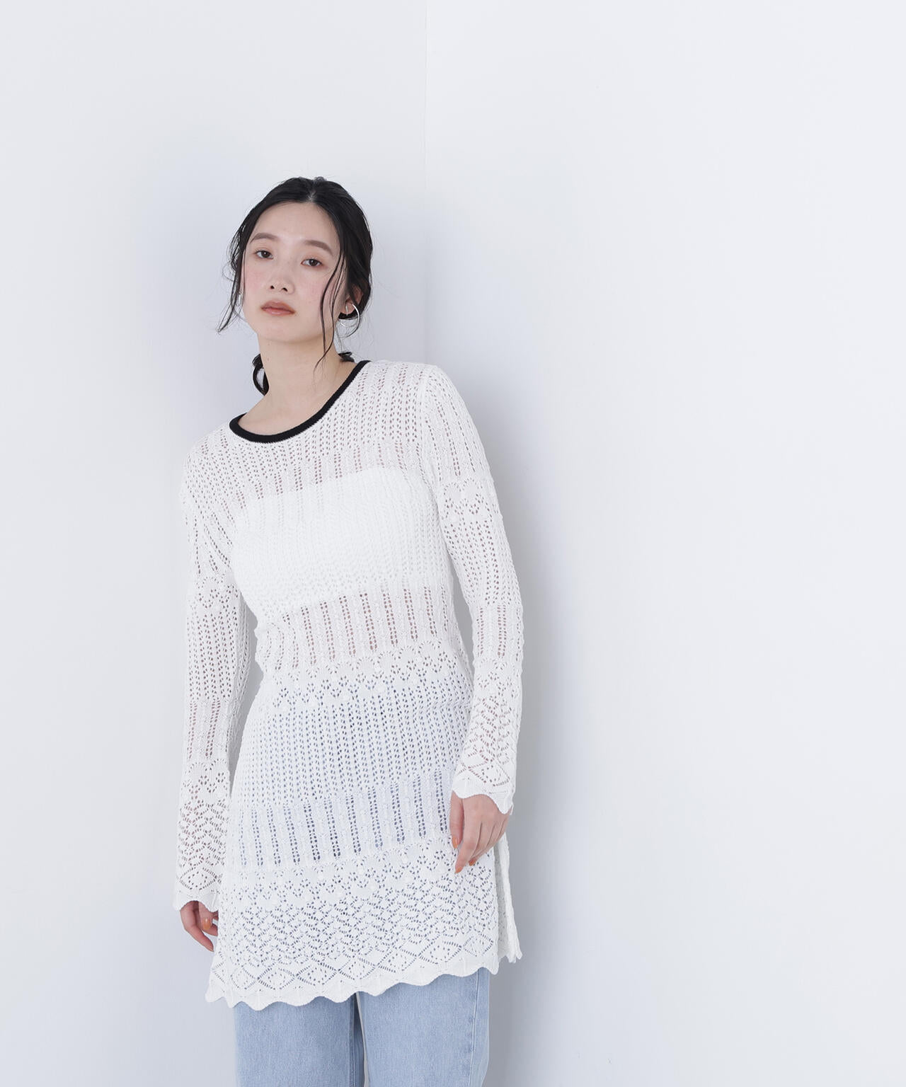 【有楽町マルイ・mix.tokyo 限定カラー:オフ×ブラック】透かし編みニットミニワンピース